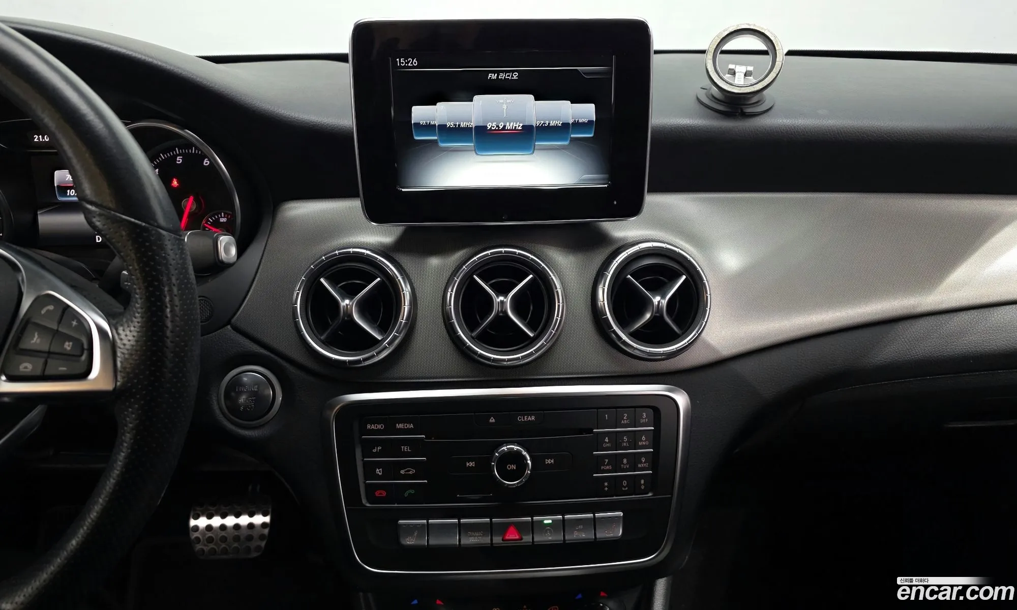 Mercedes-Benz CLA-Class C117 2018 — 15