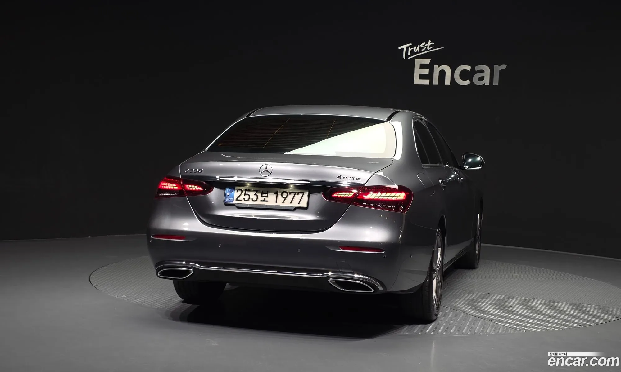 Mercedes-Benz E-Class W213 2022 — 19