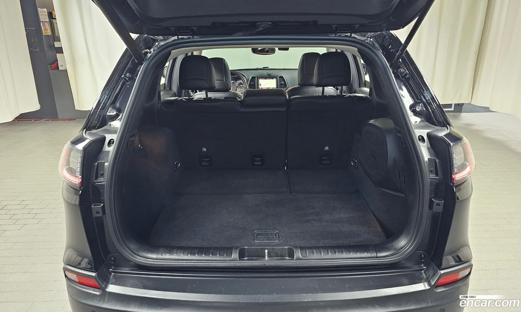 Jeep Cherokee 2019 1C4PJMCB7KD382586 — 17