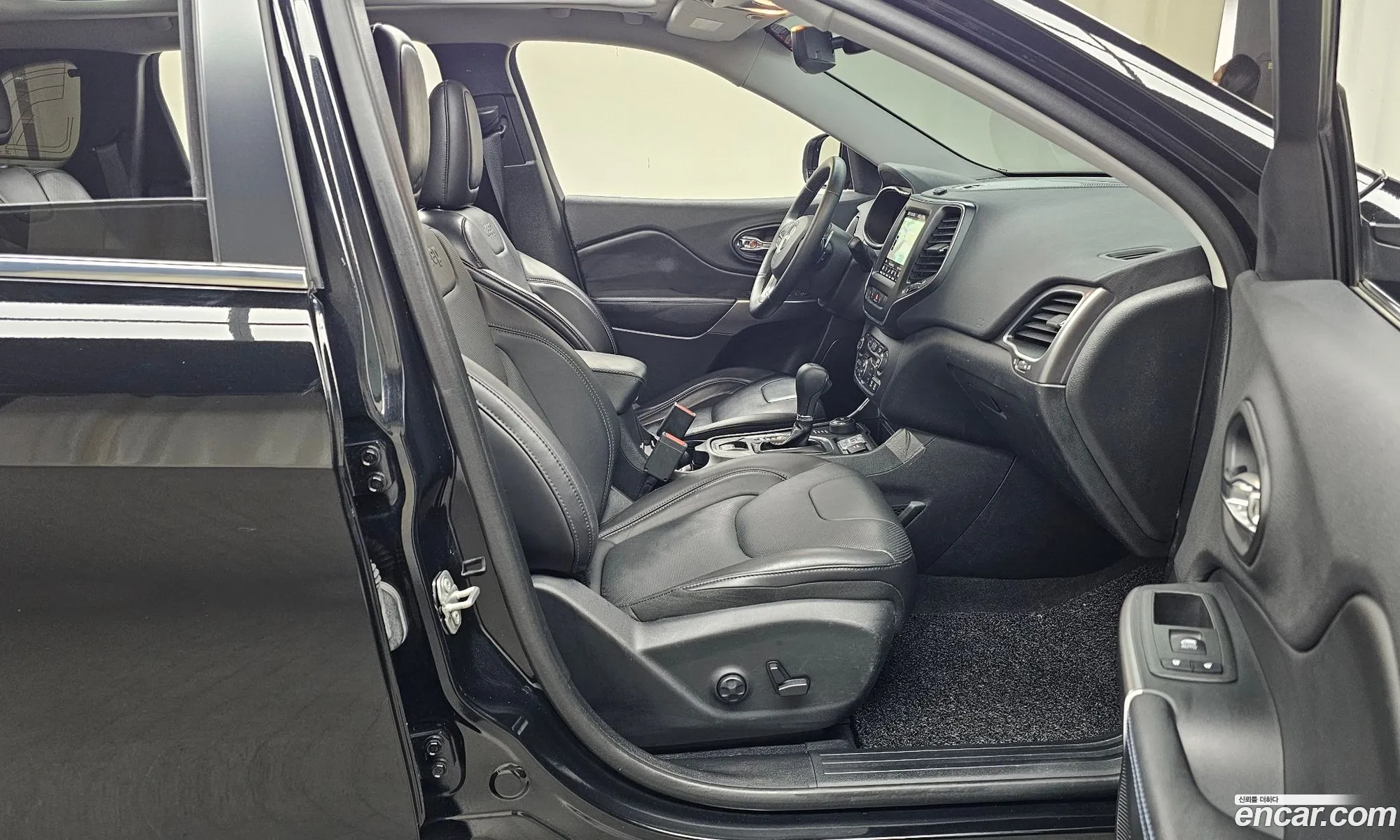 Jeep Cherokee 2019 1C4PJMCB7KD382586 — 18