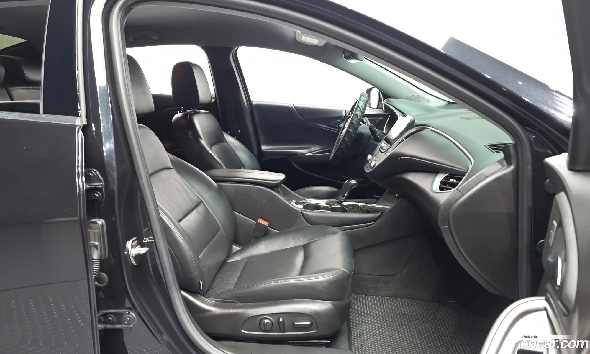Chevrolet (GM Daewoo) Malibu 2016 — 12