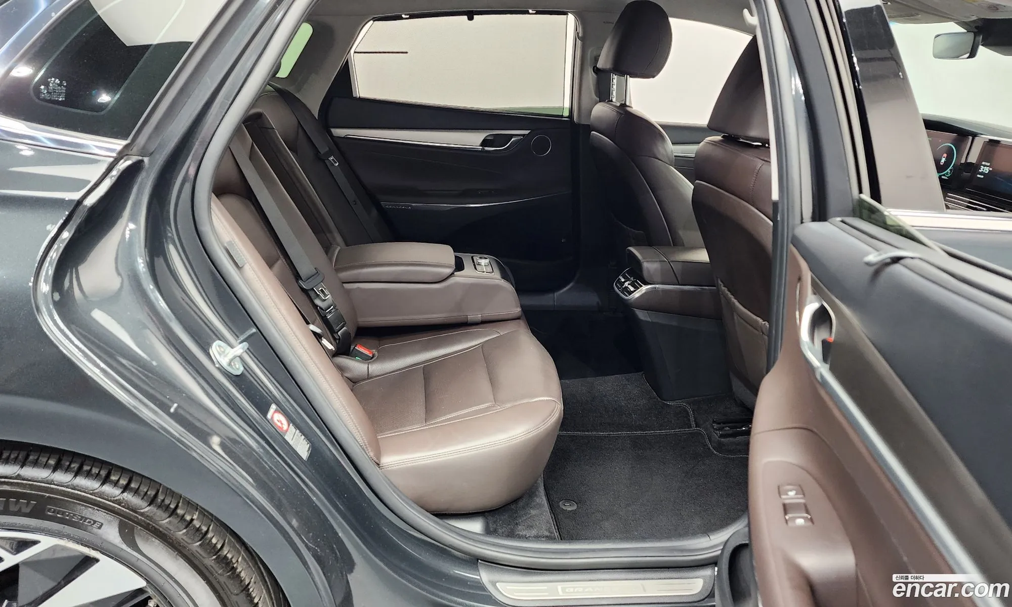 Hyundai Grandeur IG Hybrid 2020 — 18