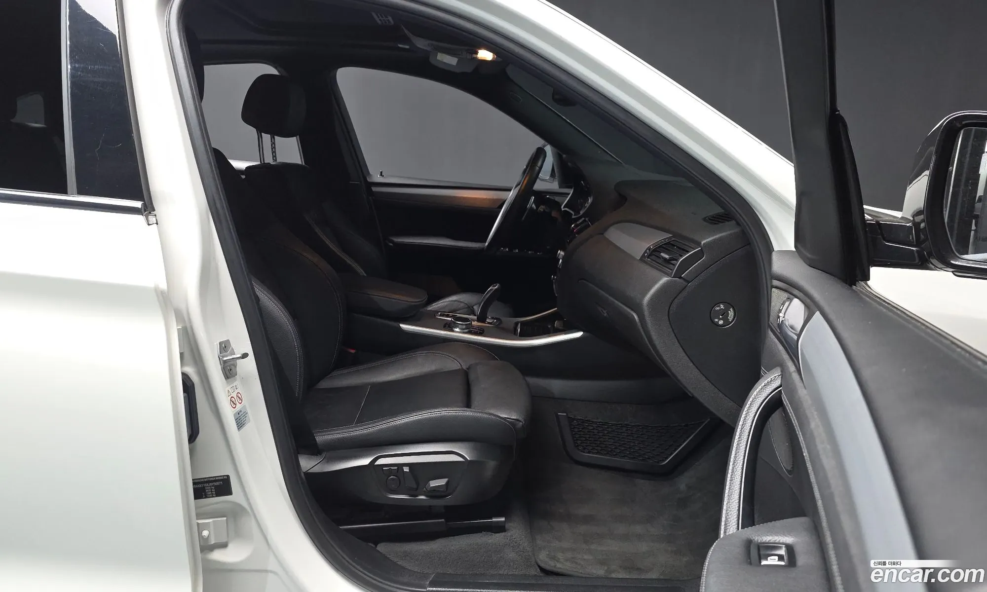 BMW X4 2018 WBAXX110XJ0Y50571 — 11