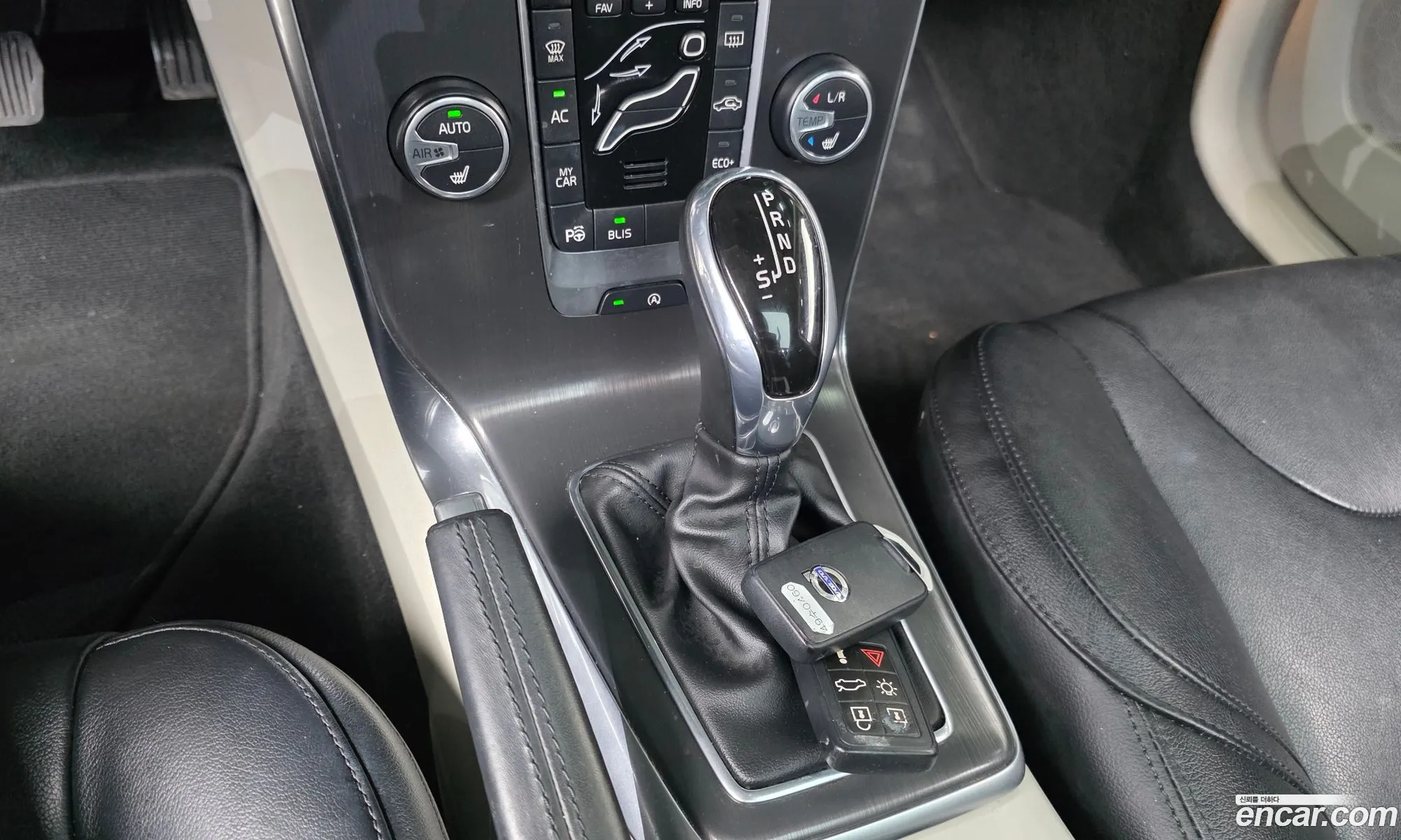Volvo V40 2015 YV1MV79K0G2277662 — 16