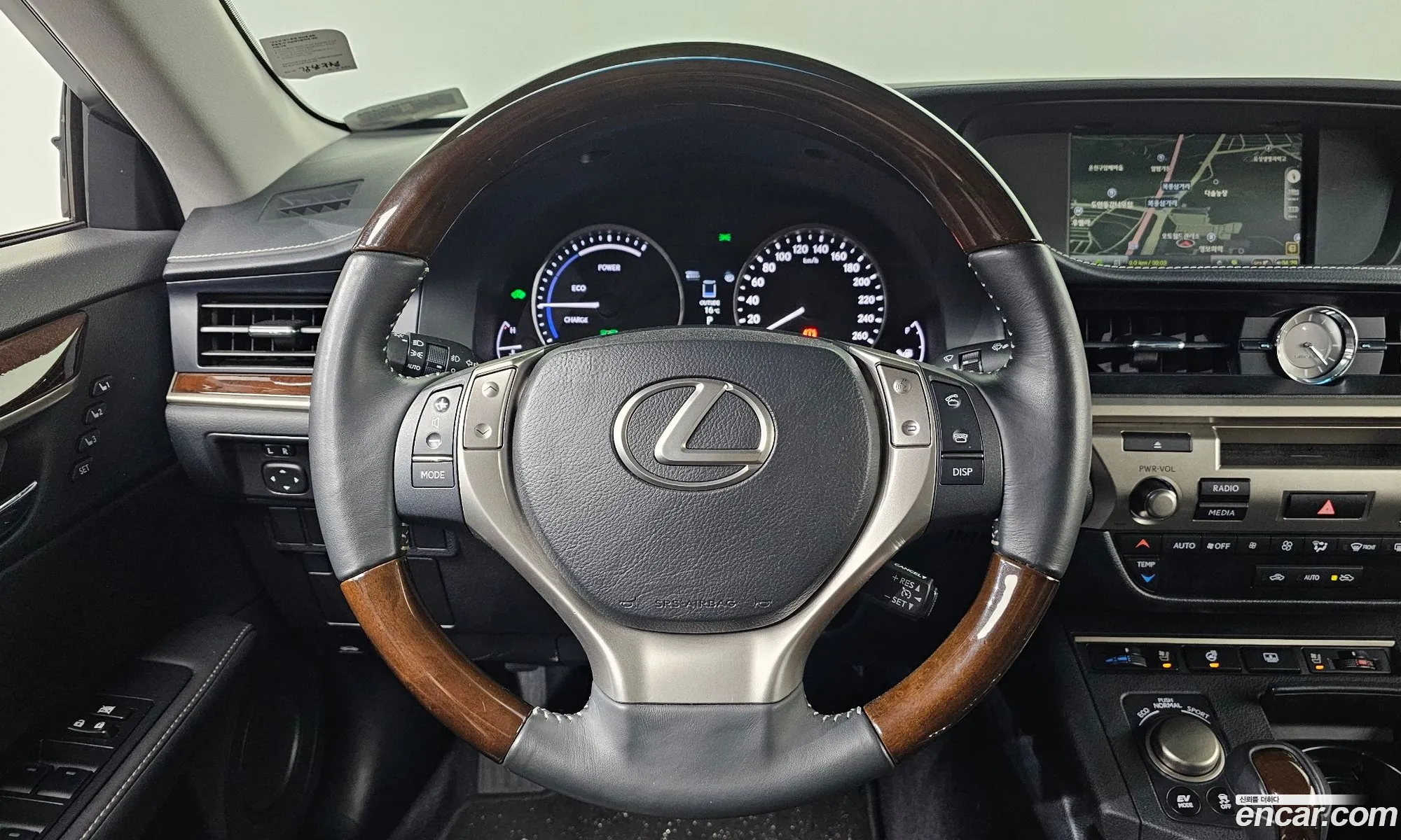 Lexus ES300h 2014 — 20