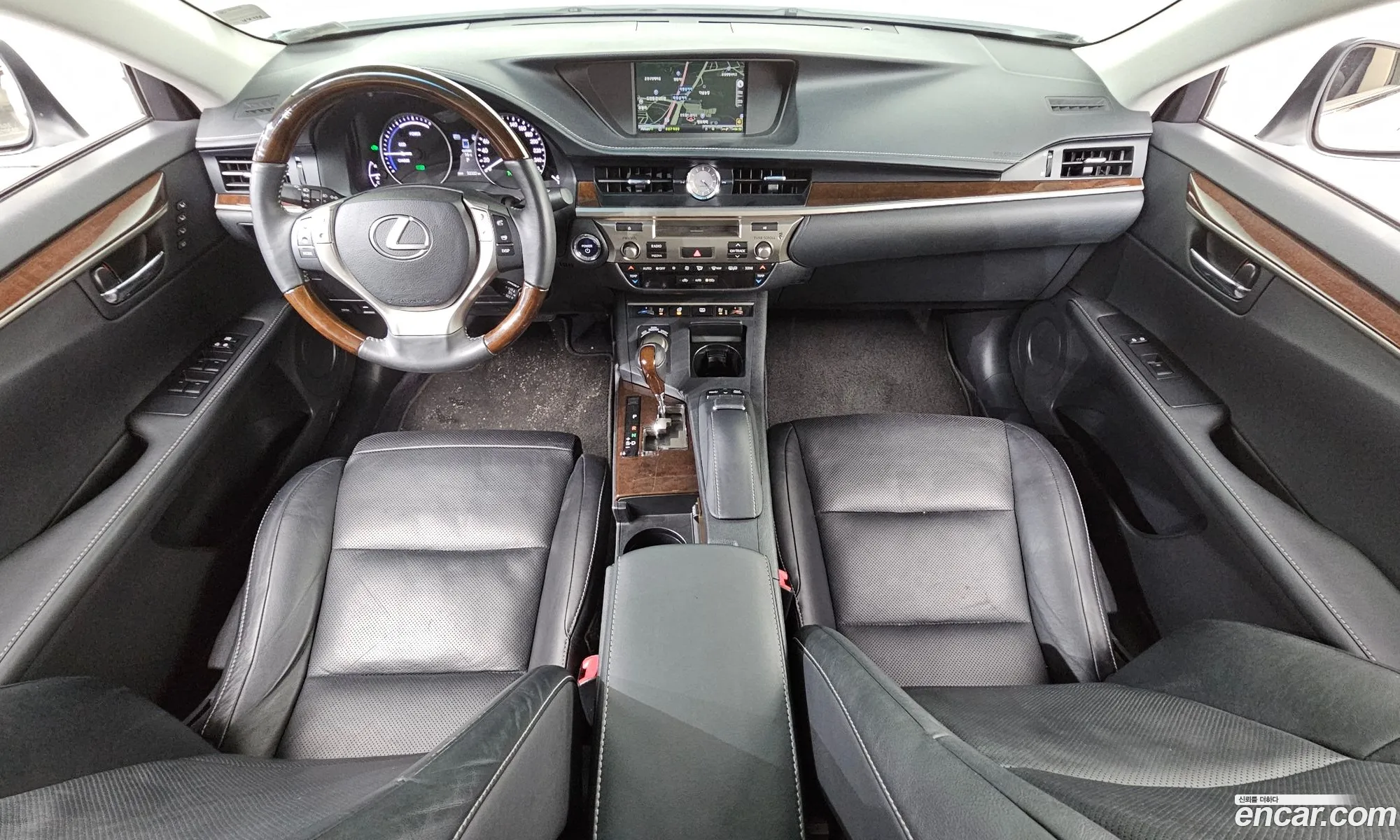 Lexus ES300h 2014 — 19