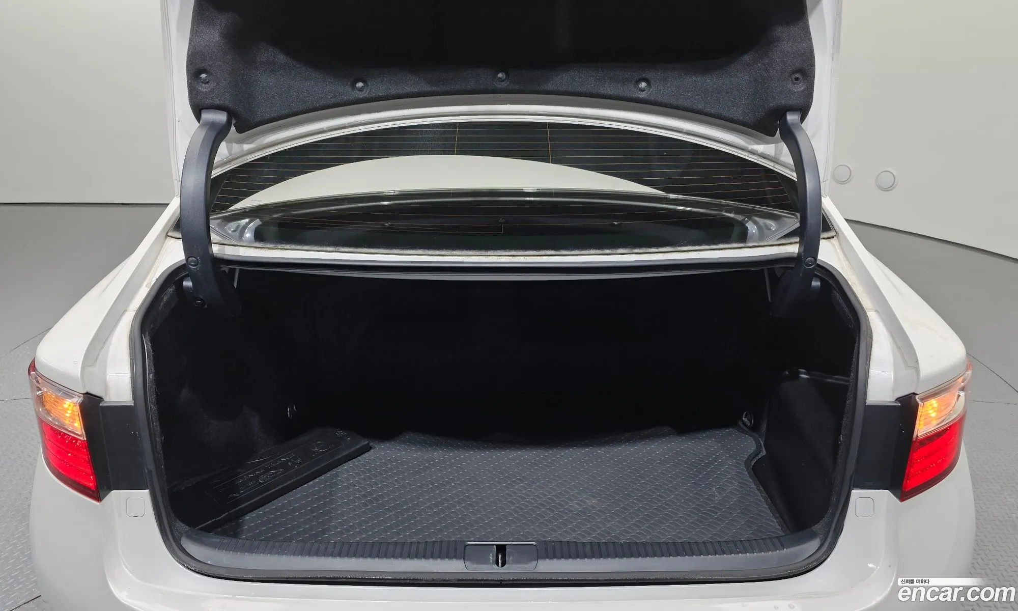Lexus ES300h 2014 — 16