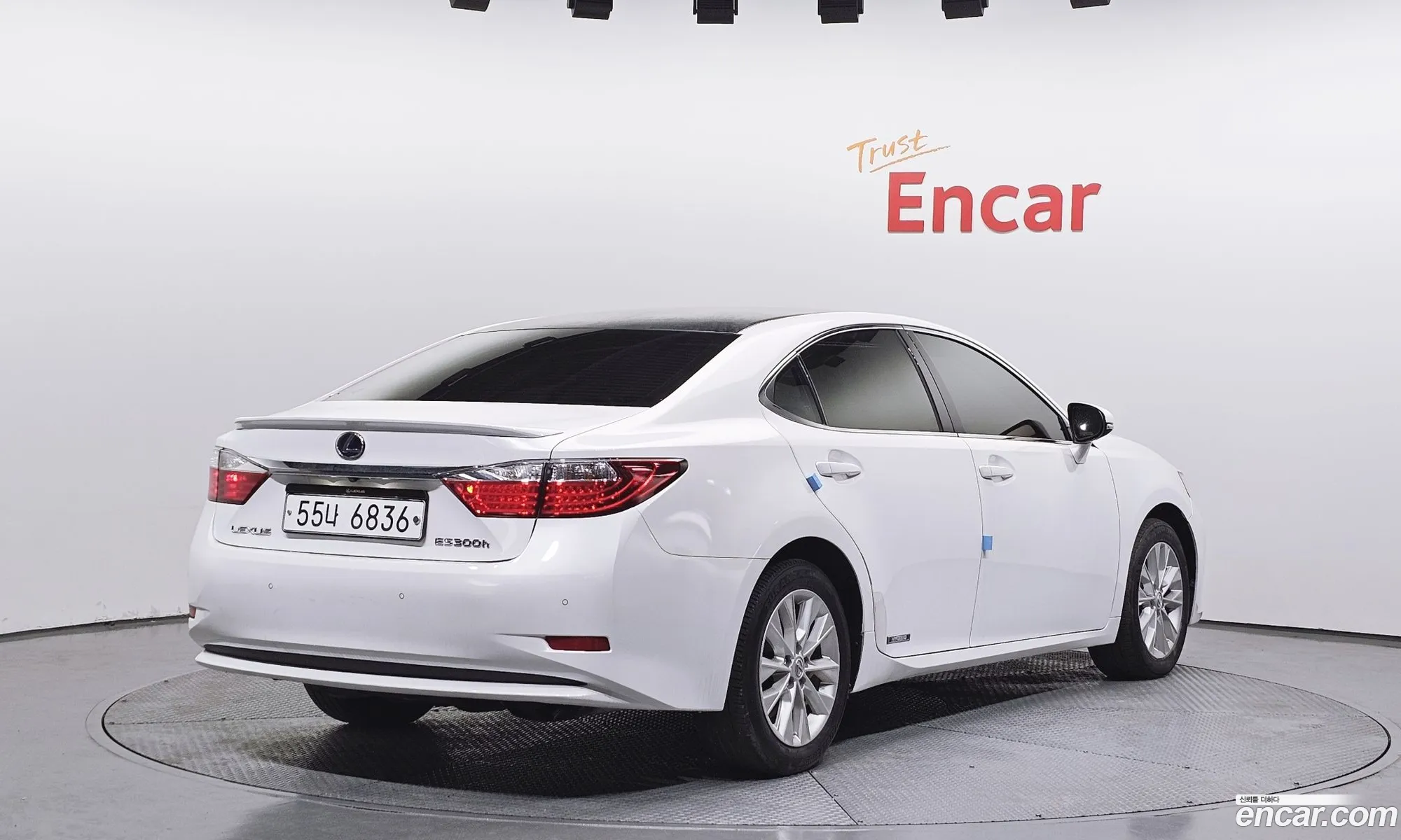 Lexus ES300h 2014 — 11
