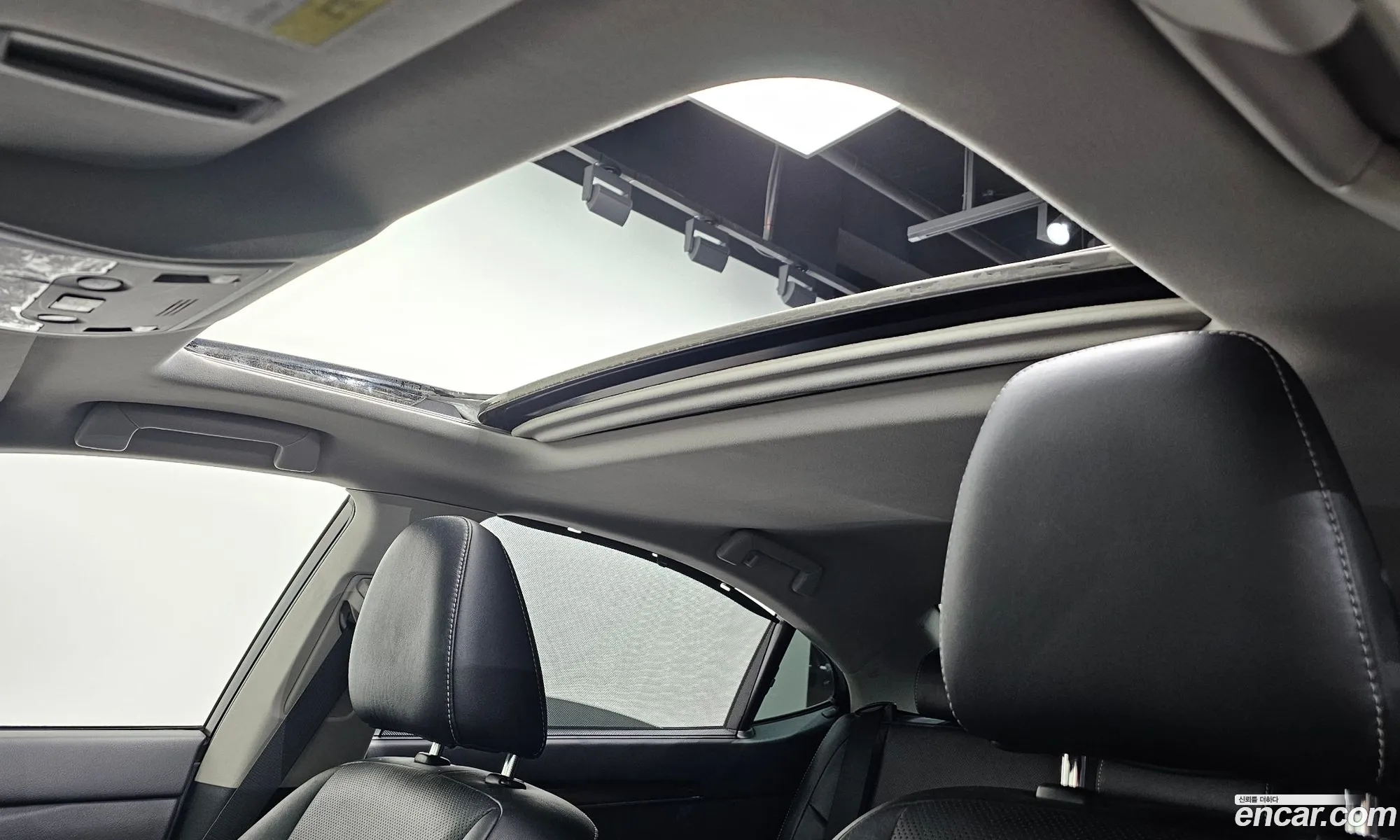 Lexus ES300h 2014 — 12