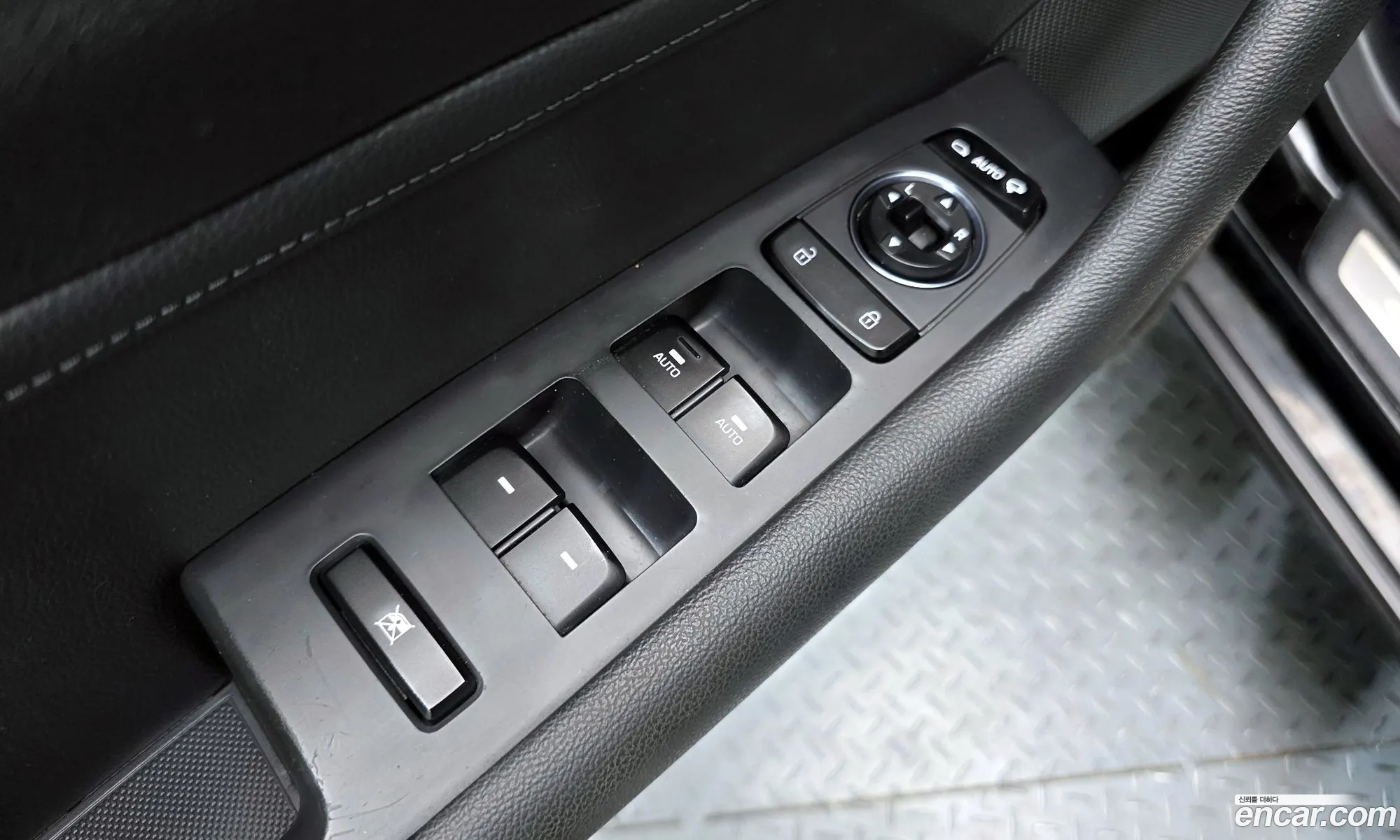 Hyundai LF Sonata 2014 — 19