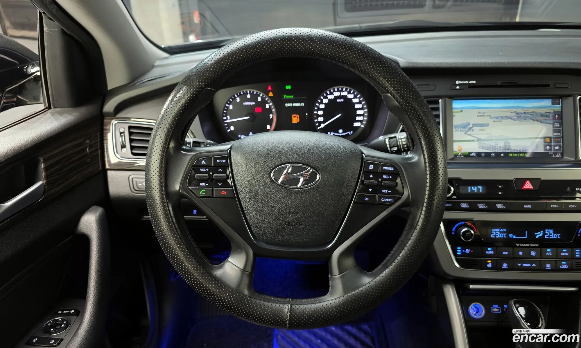 Hyundai LF Sonata 2014 — 12