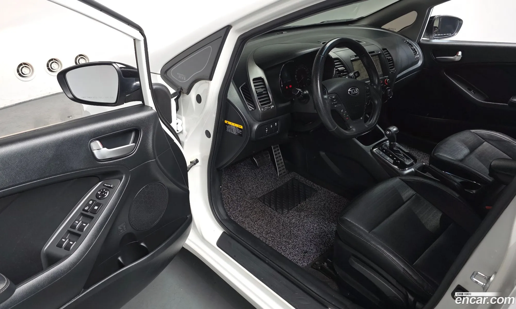Kia K3 2016 — 10