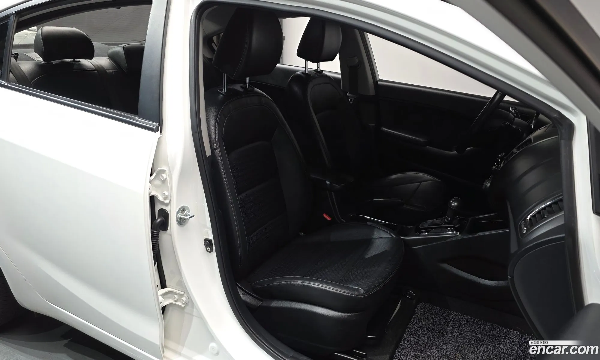 Kia K3 2016 — 18