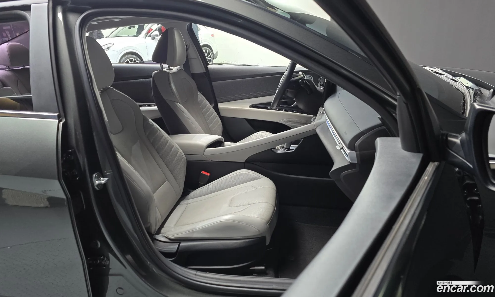 Hyundai Elantra 2020 — 14