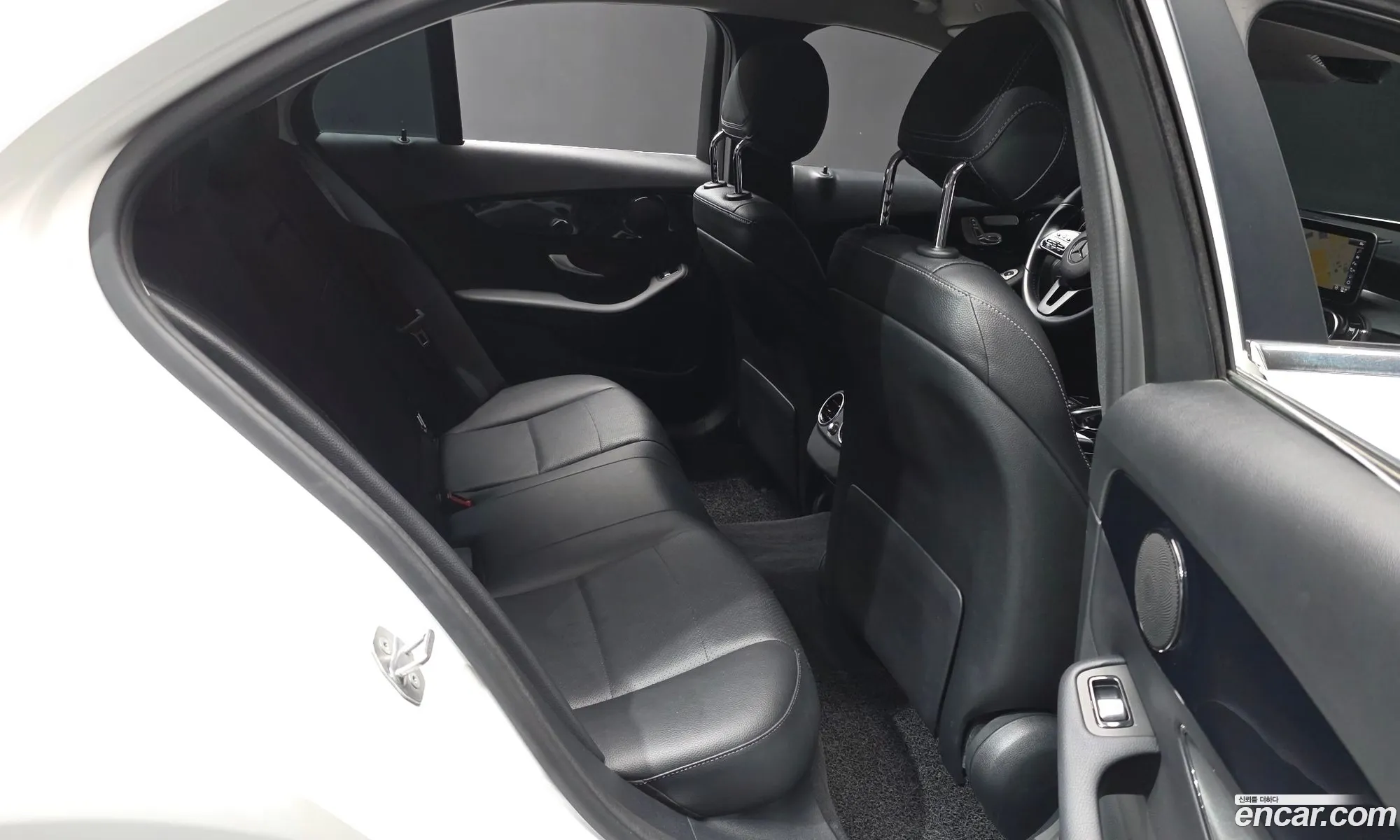 Mercedes-Benz C-Class W205 2019 — 10
