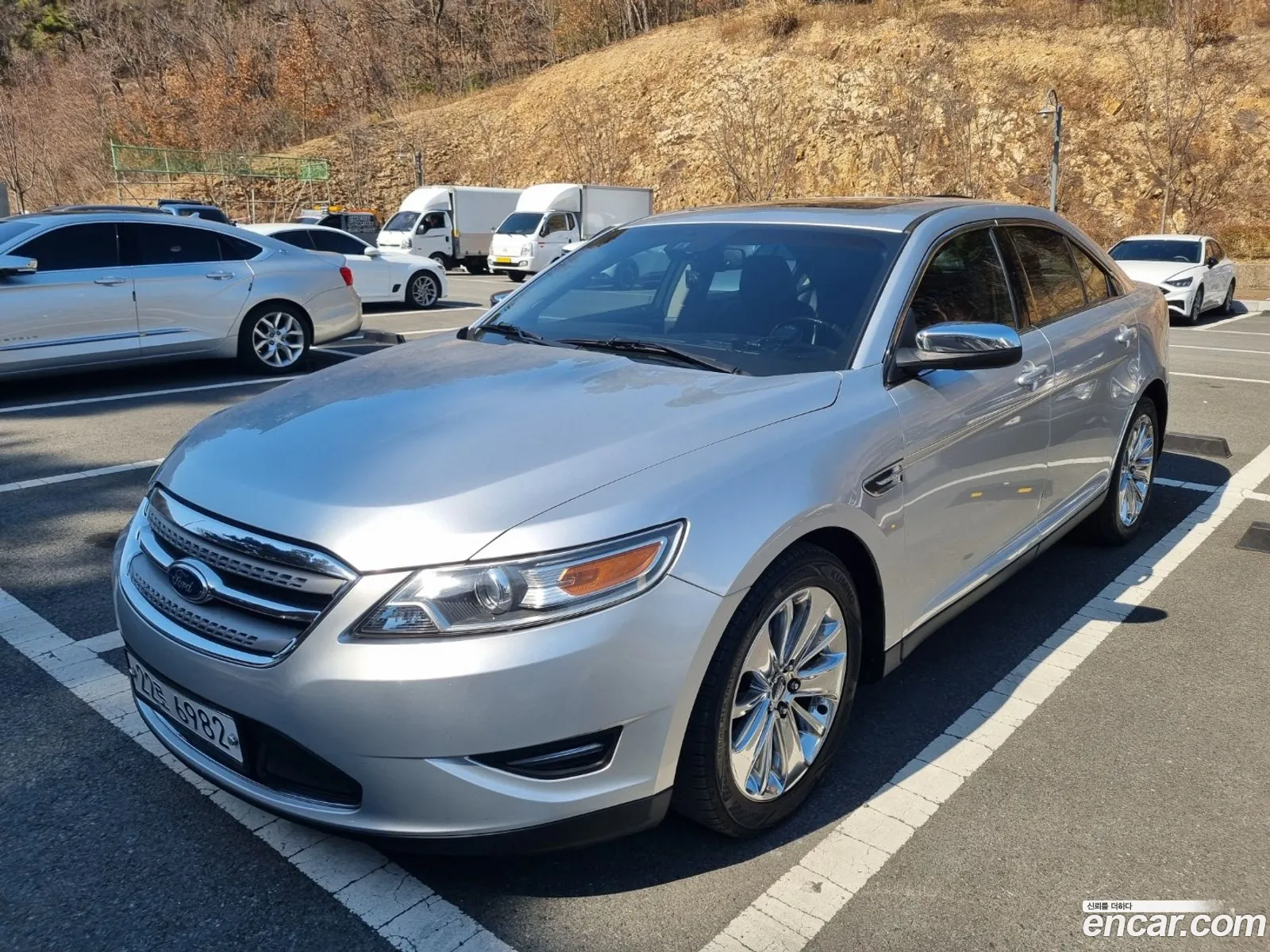 Ford Taurus 2011 — 16