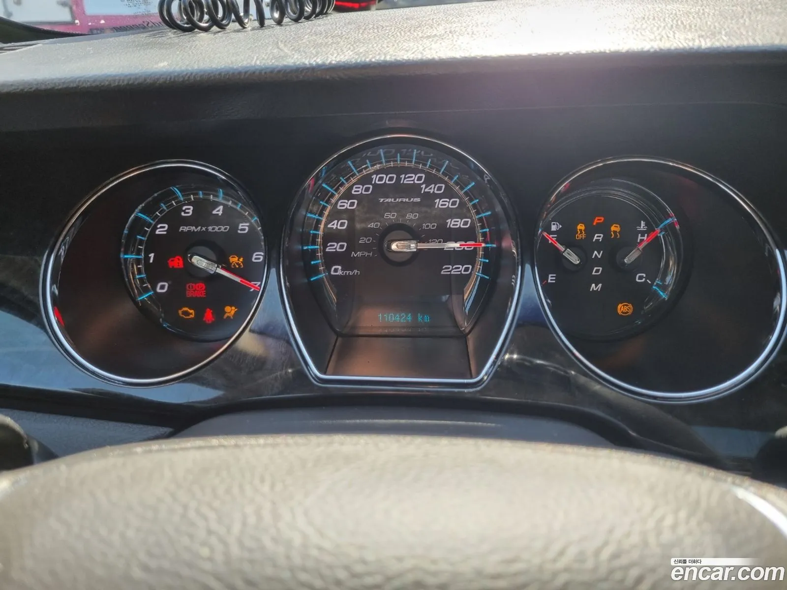 Ford Taurus 2011 — 12