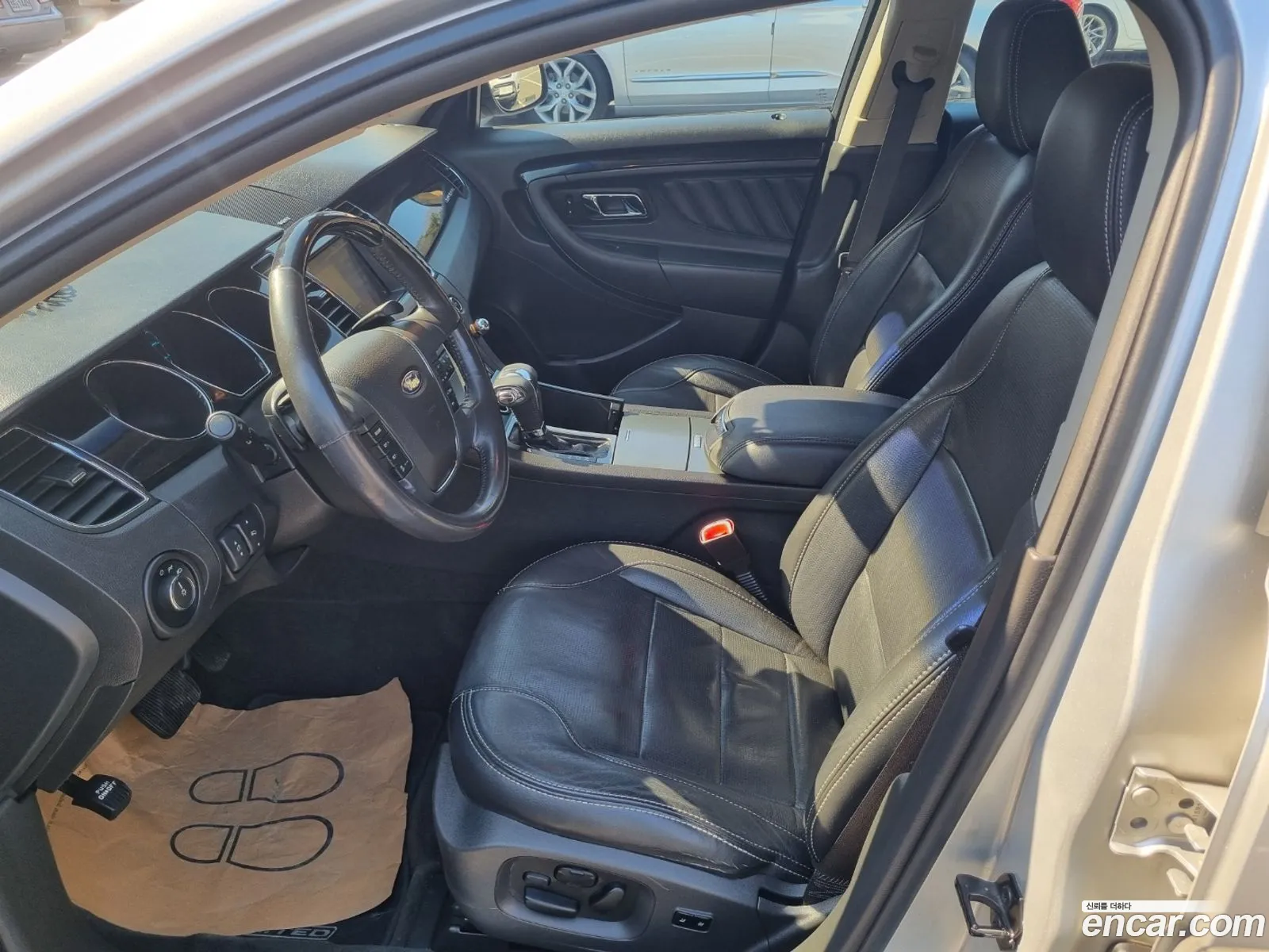 Ford Taurus 2011 — 9