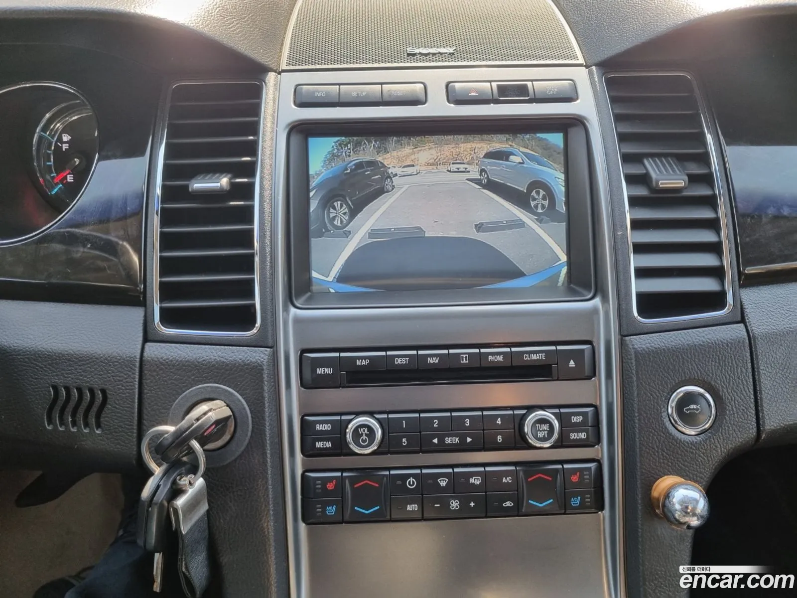 Ford Taurus 2011 — 6