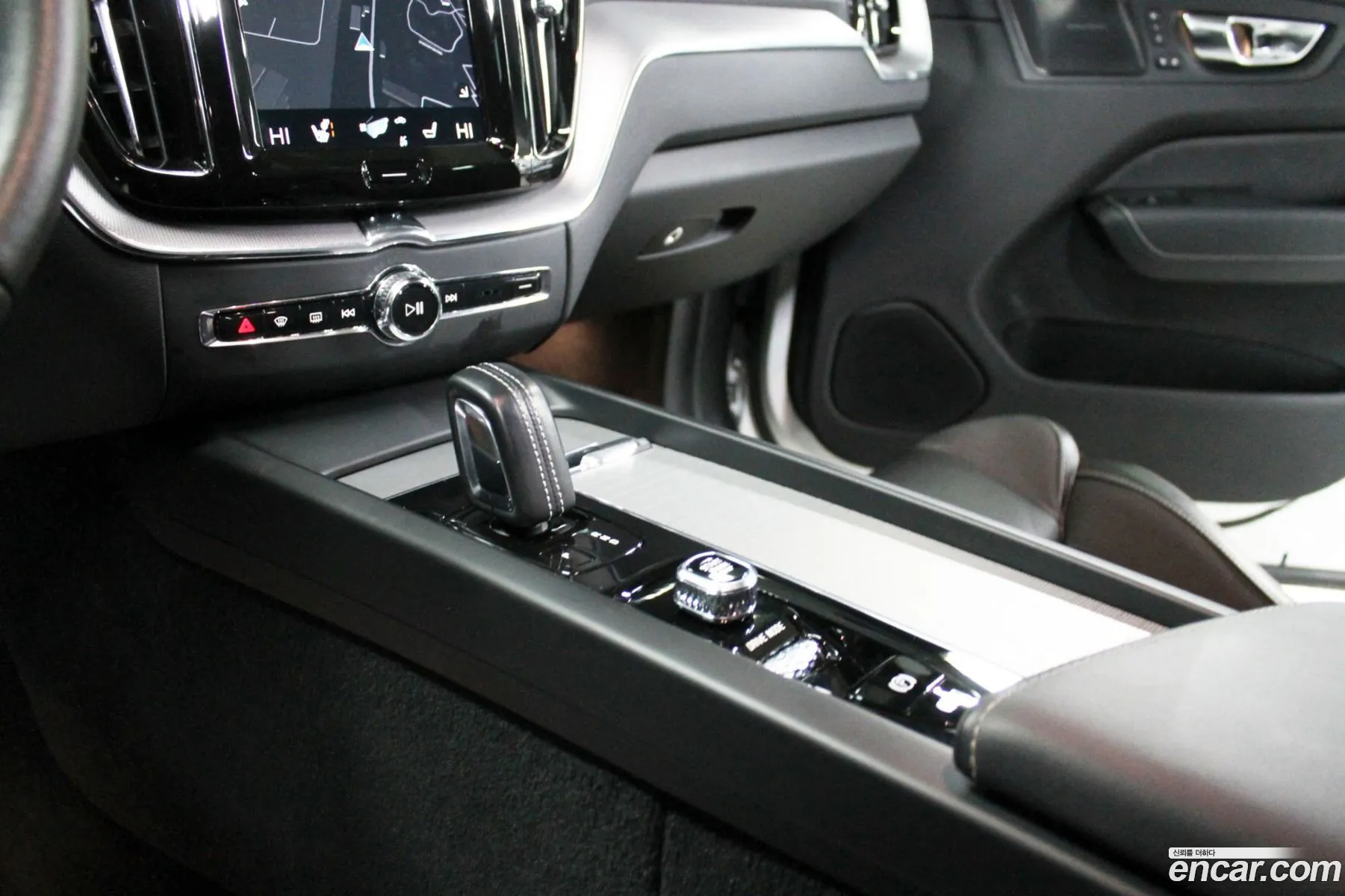Volvo XC60 2021 — 4
