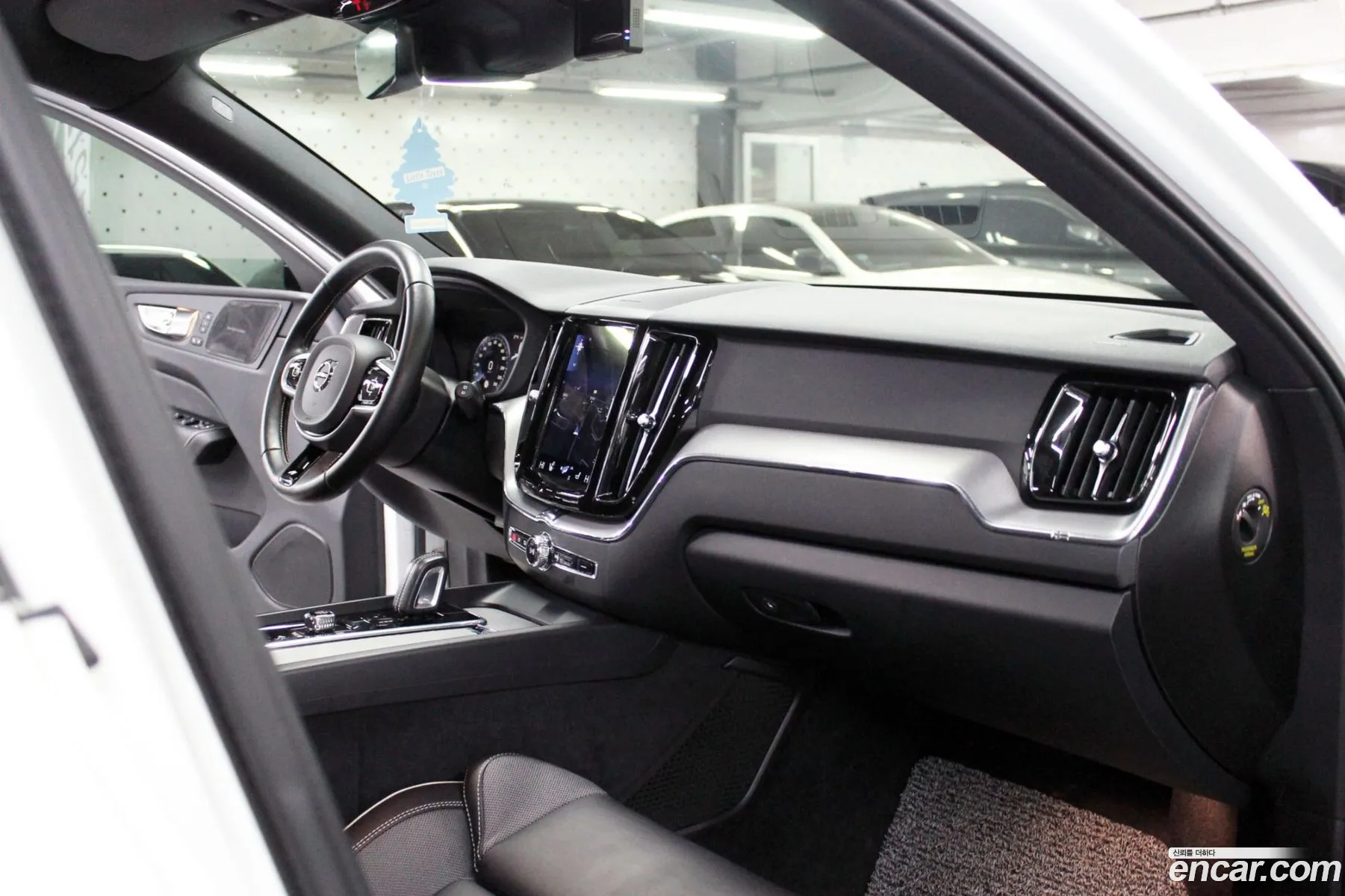 Volvo XC60 2021 — 9
