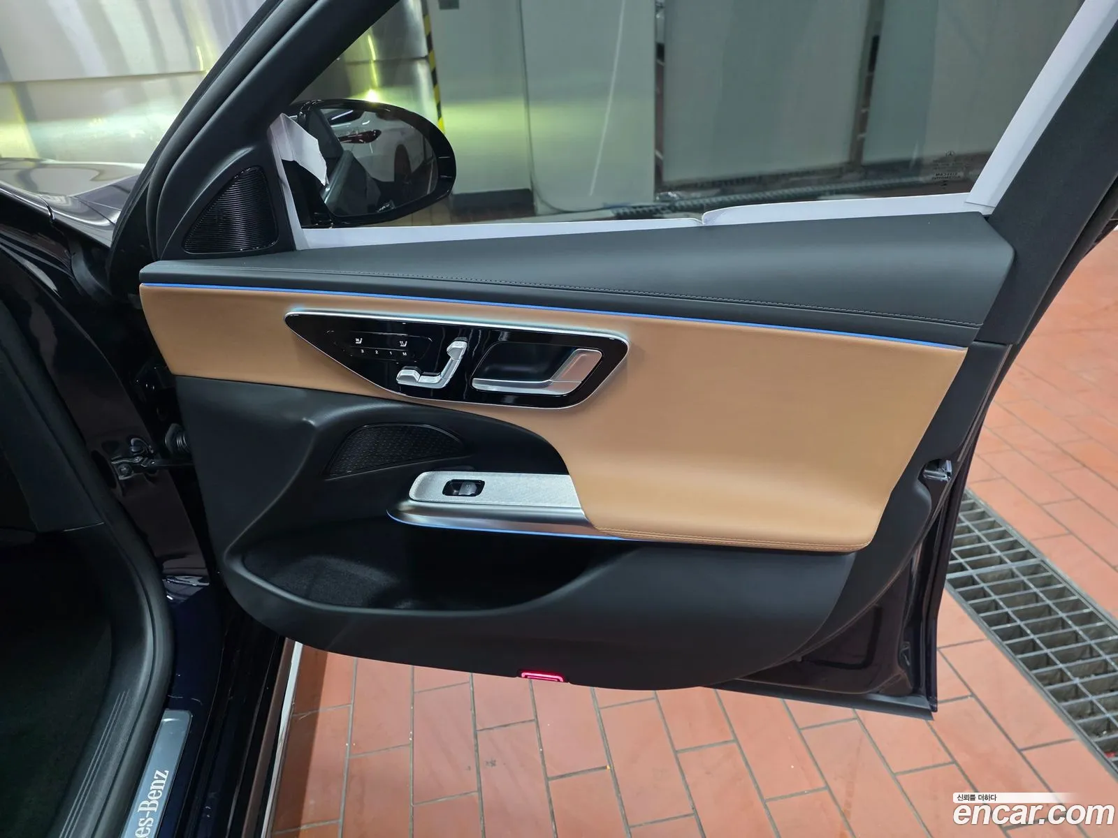 Mercedes-Benz E-Class W214 2026 — 12