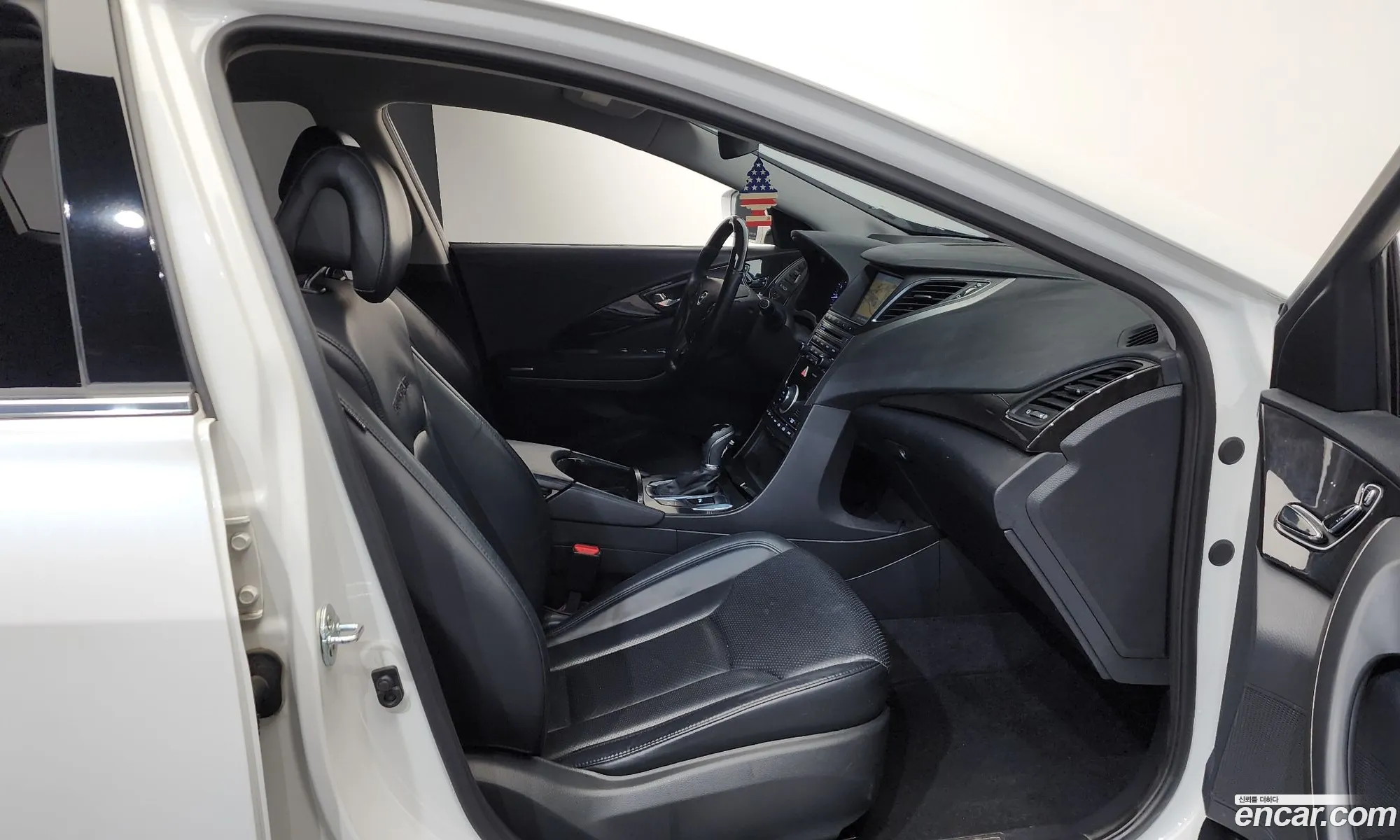 Hyundai Grandeur HG 2015 — 19