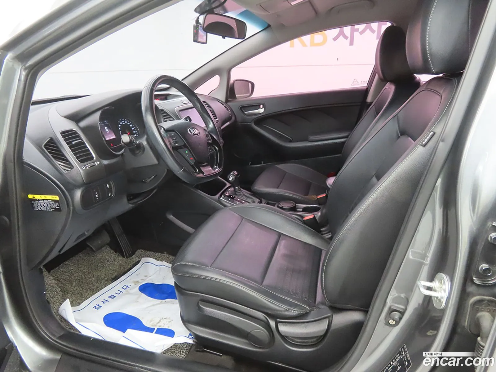 Kia K3 2016 — 14
