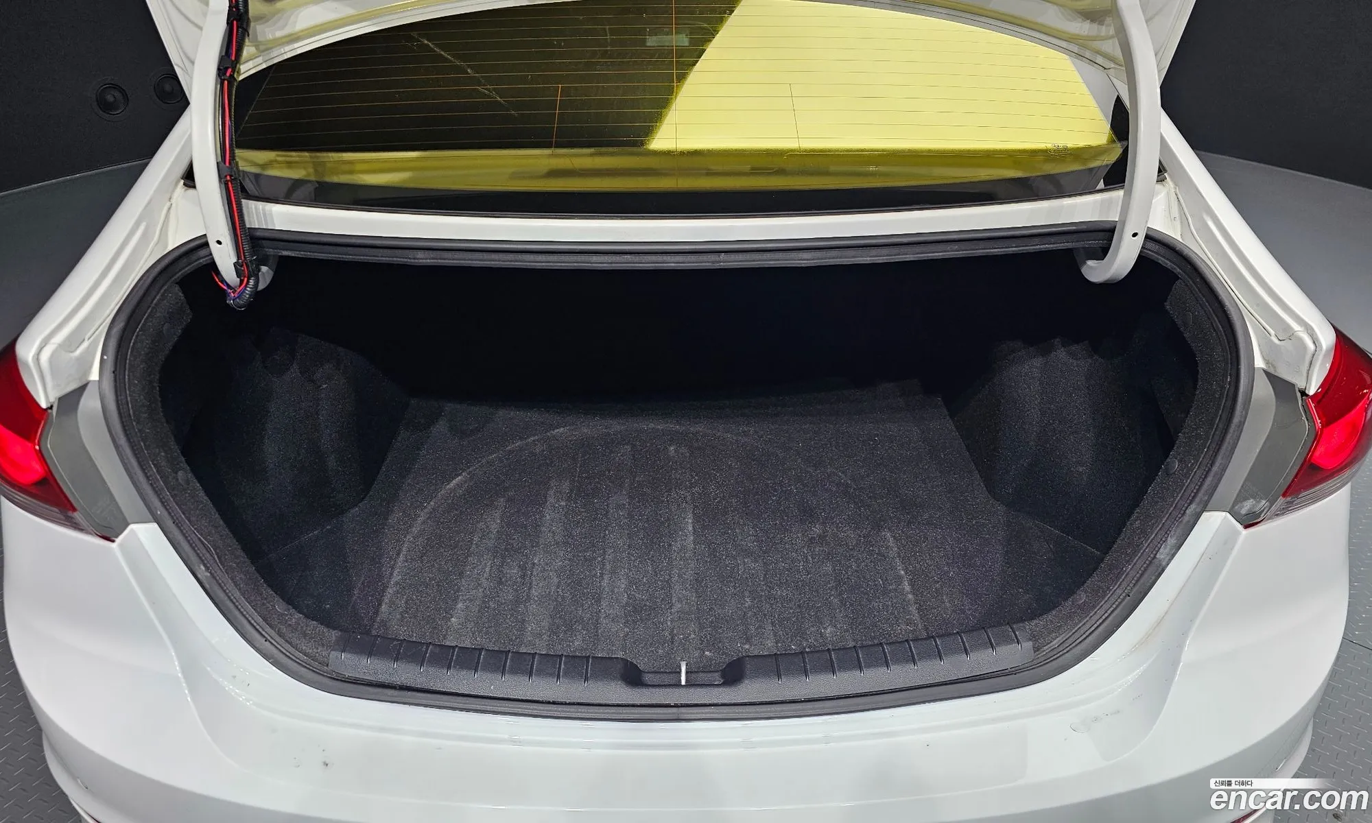 Hyundai Elantra AD 2016 — 9