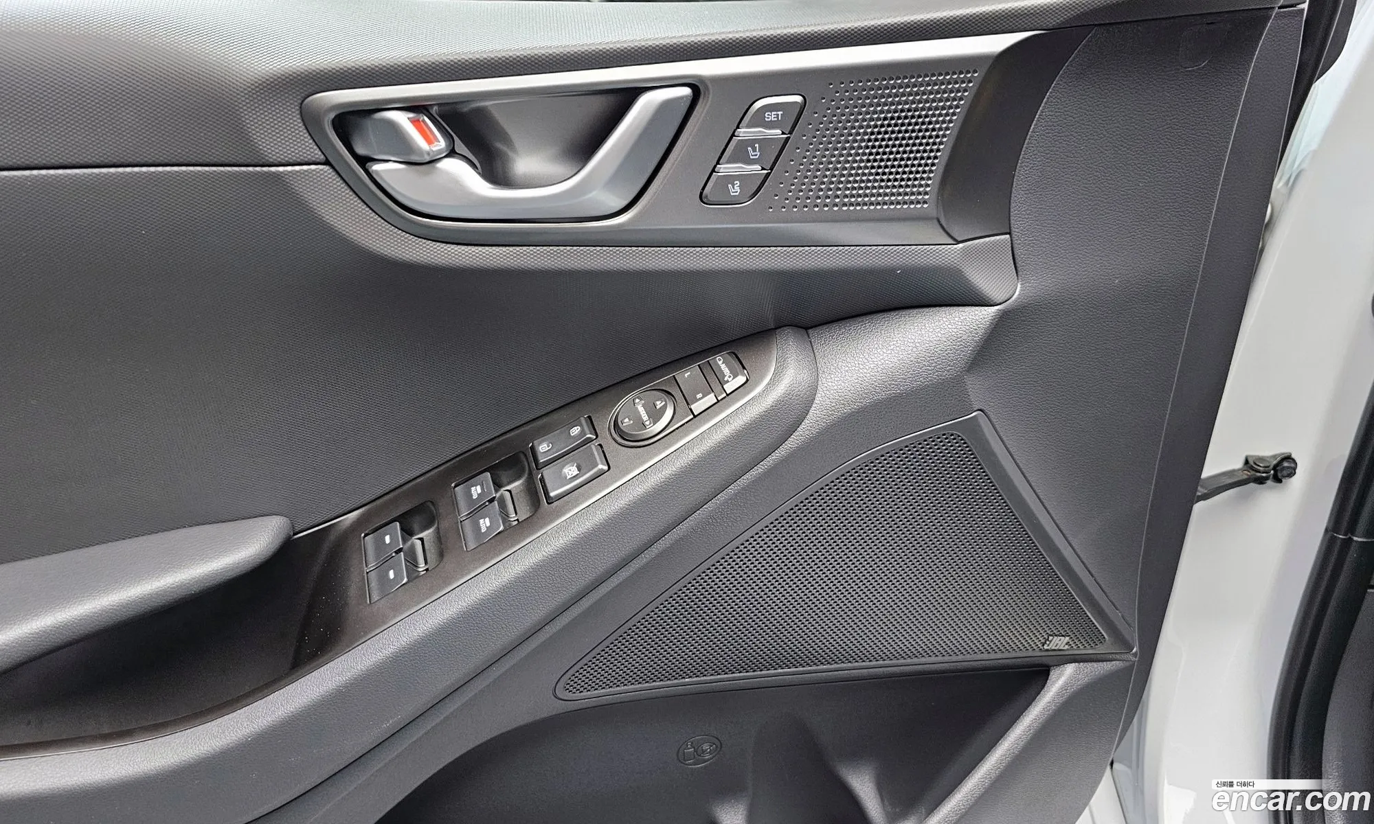 Hyundai Ioniq Hybrid 2020 — 10