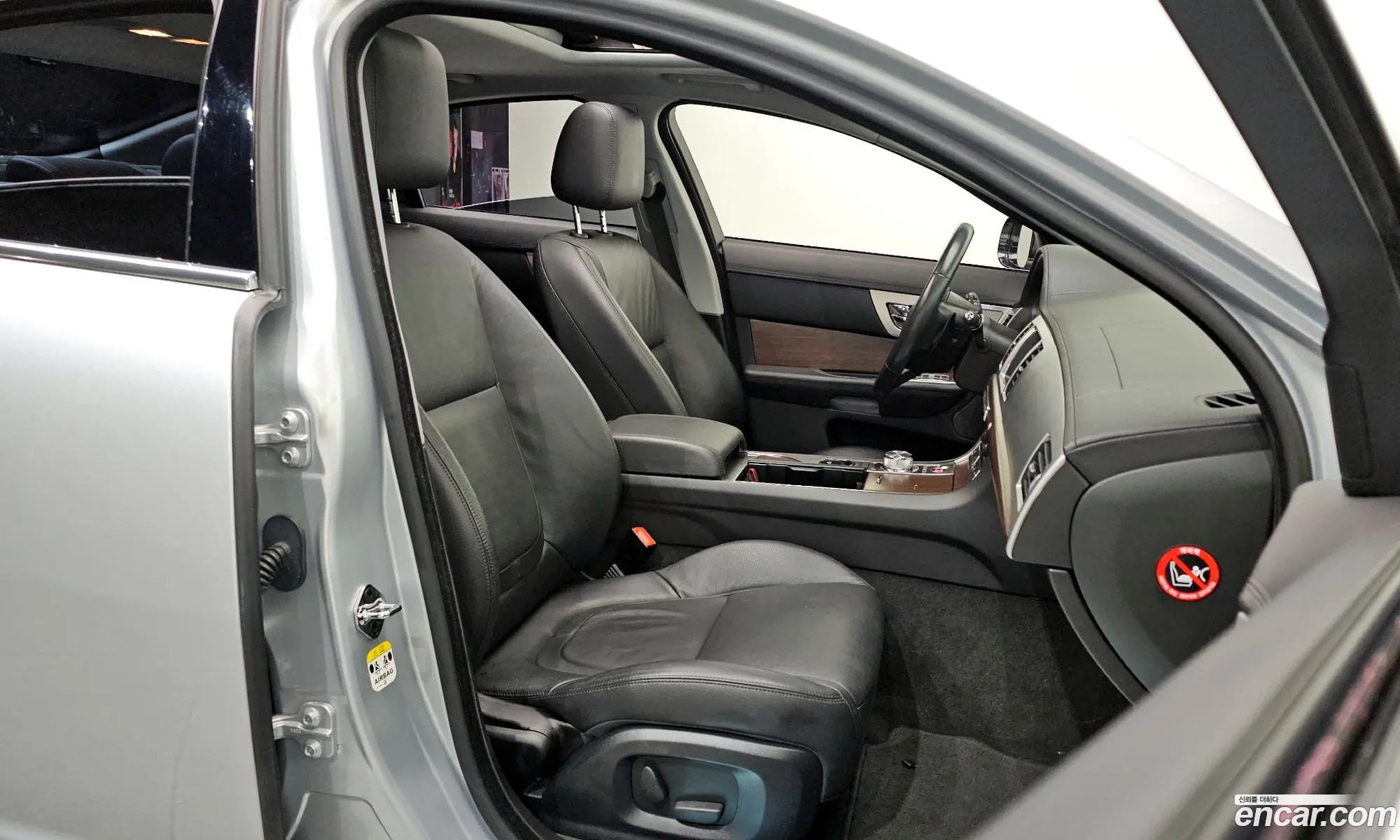 Jaguar XF 2015 SAJAA05S1FPU67957 — 9