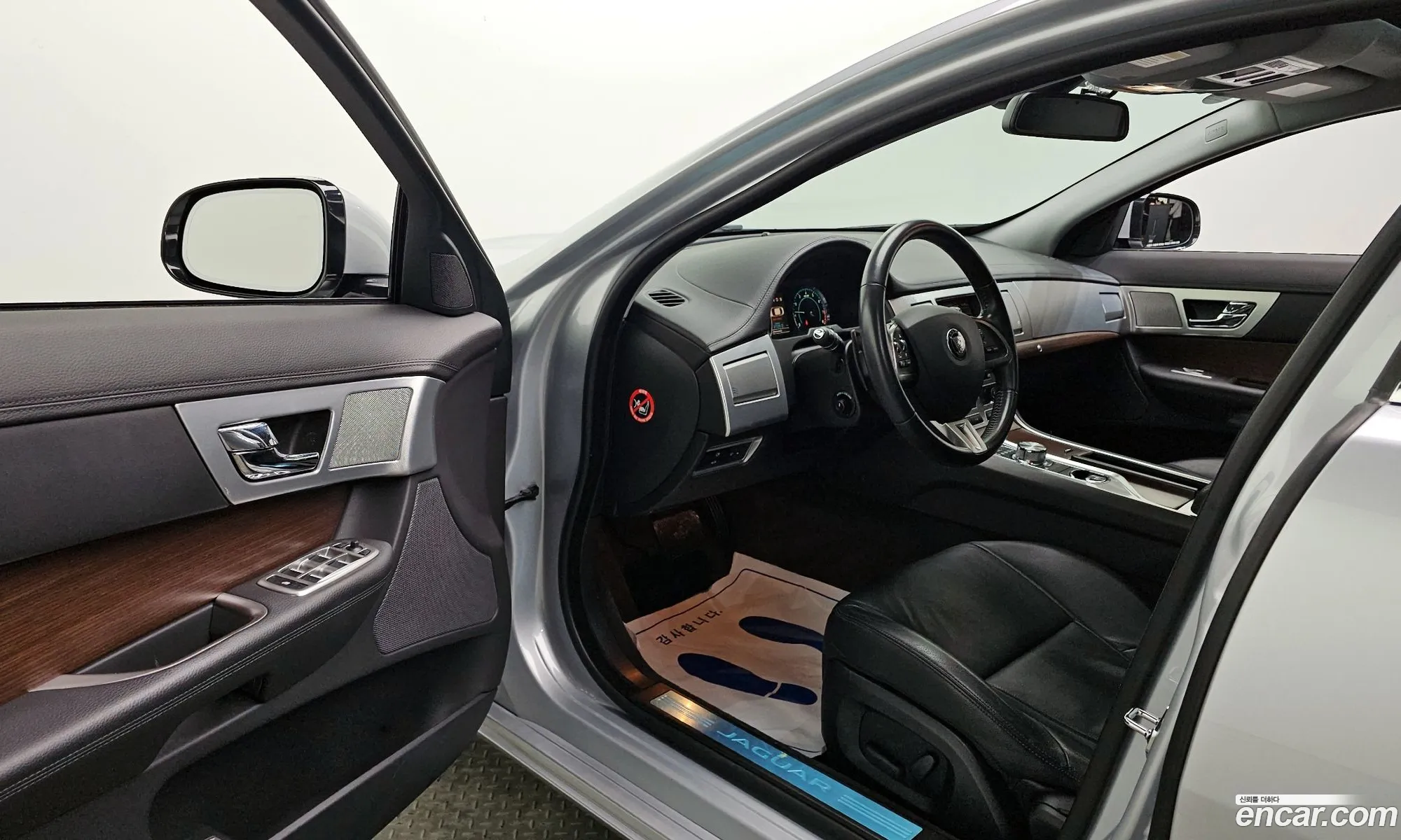 Jaguar XF 2015 SAJAA05S1FPU67957 — 2