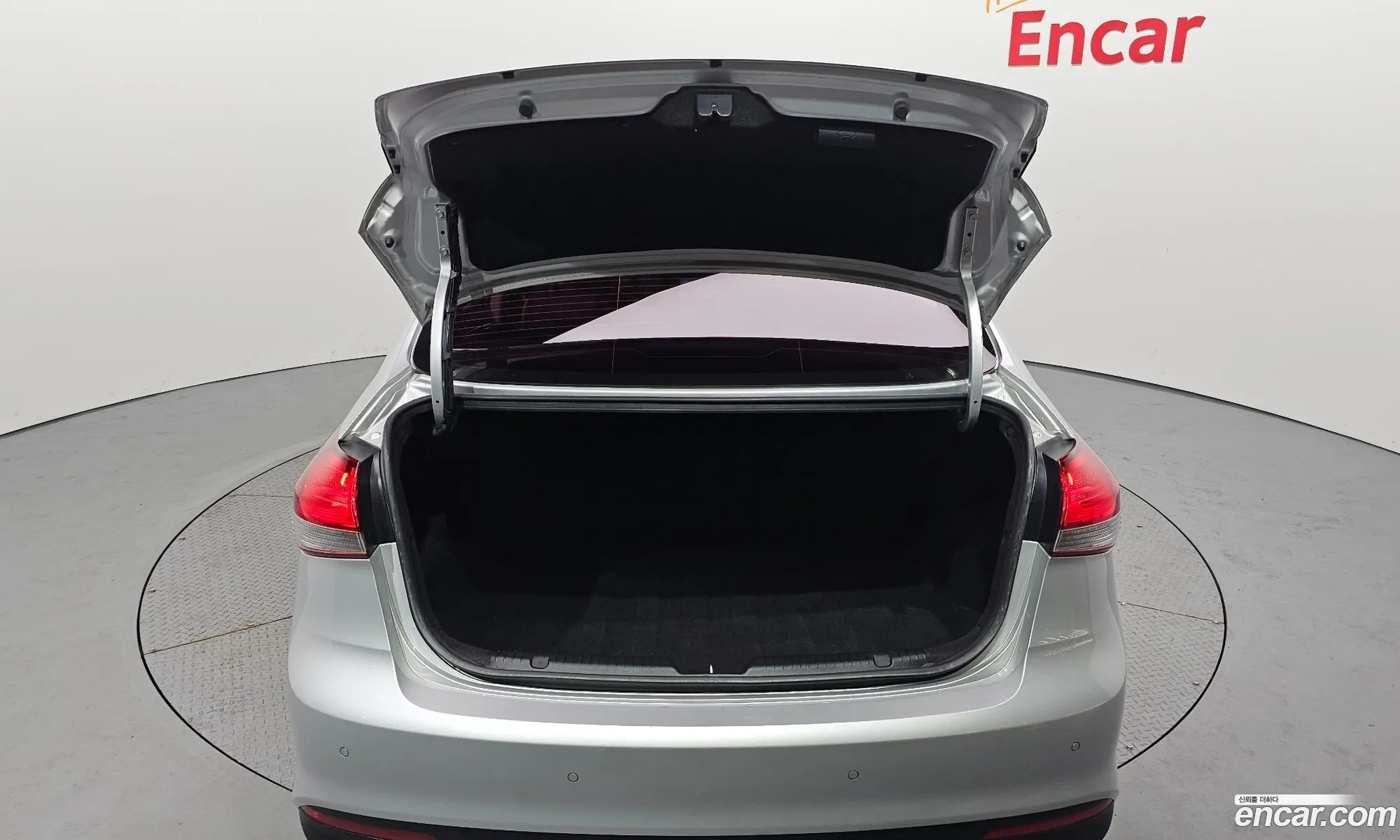 Kia K3 2017 — 18