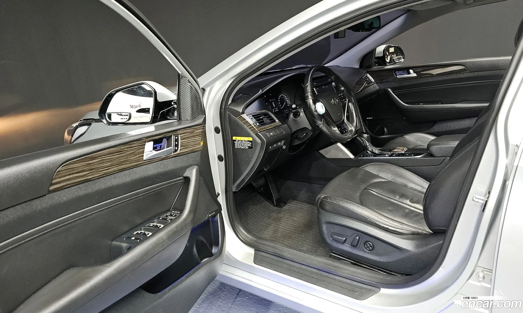 Hyundai LF Sonata 2014 — 18