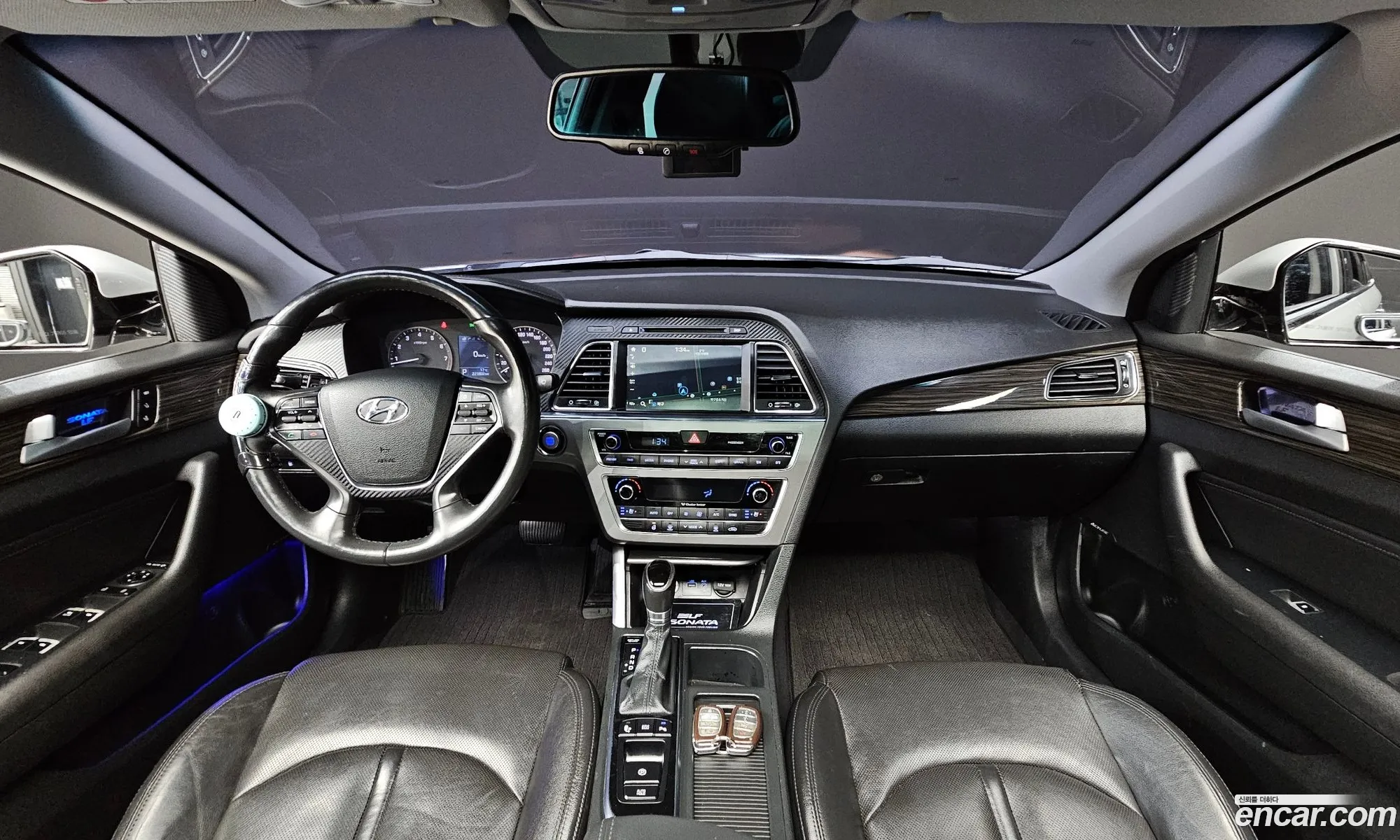 Hyundai LF Sonata 2014 — 11