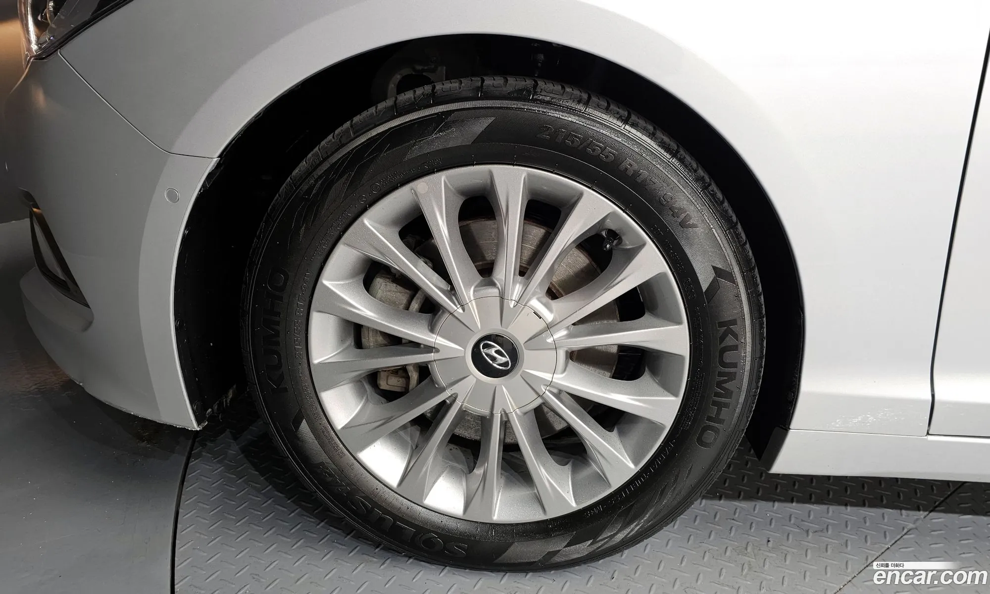 Hyundai LF Sonata 2014 — 16