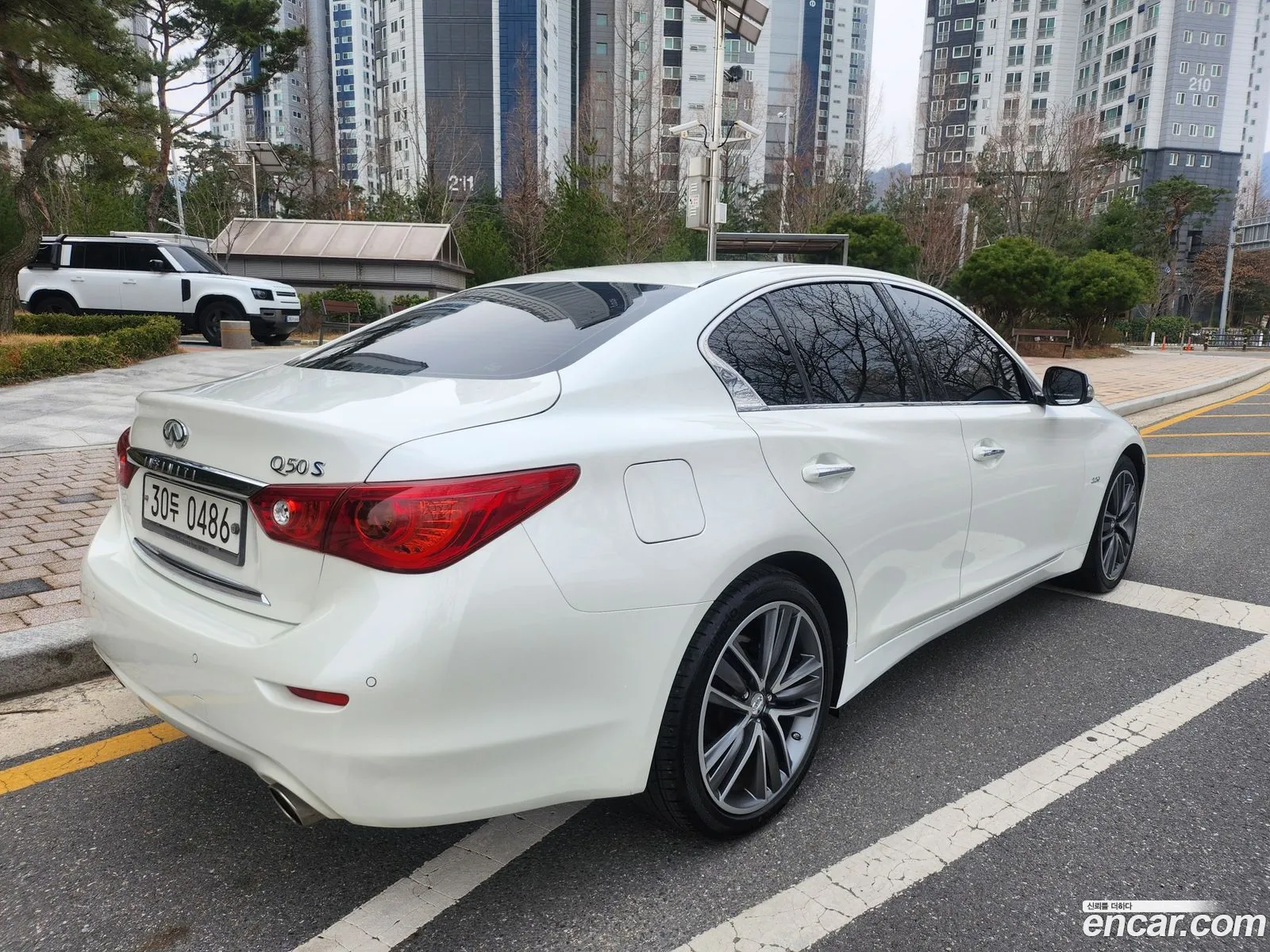 Infiniti Q50 2016 — 12