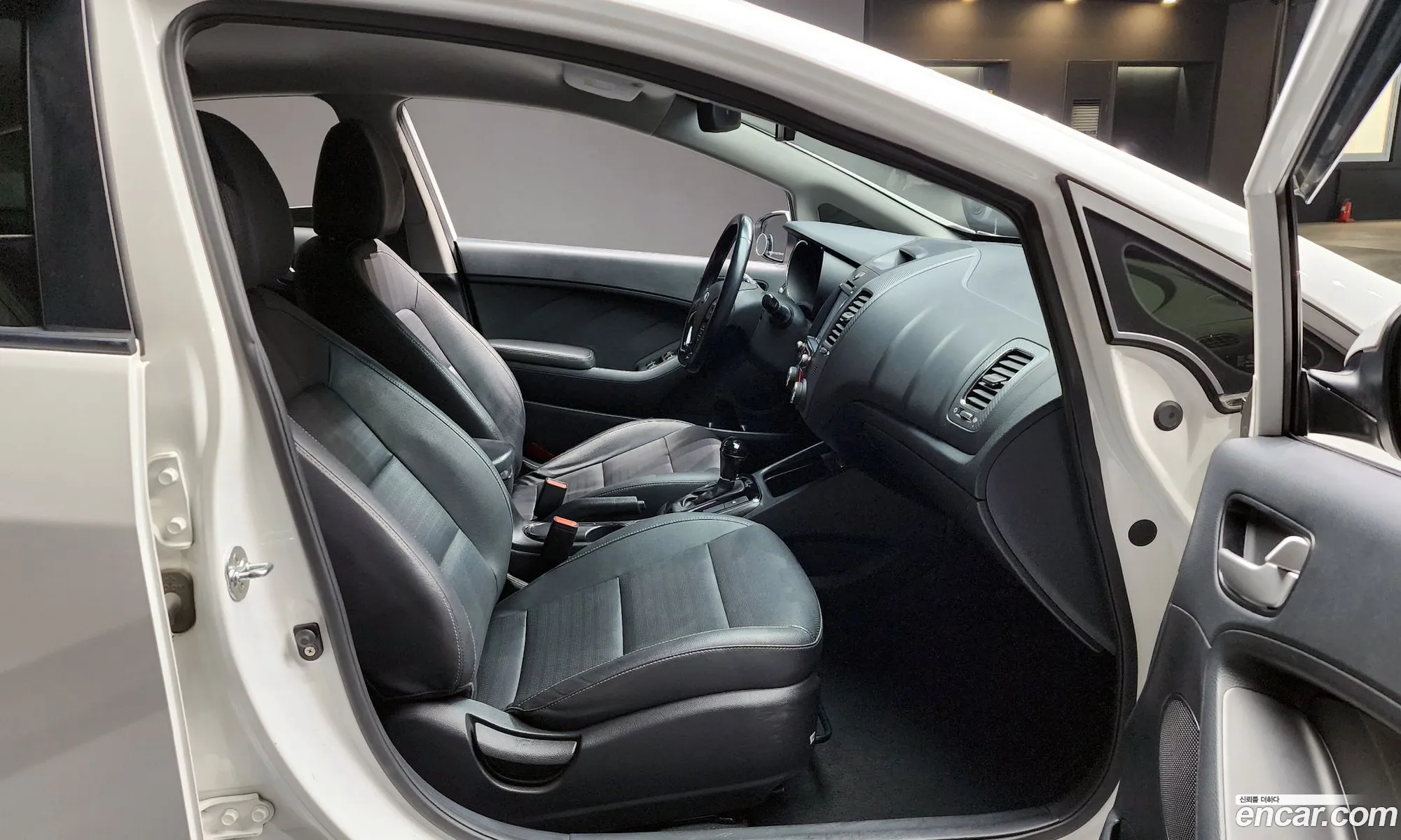 Kia K3 2017 — 11