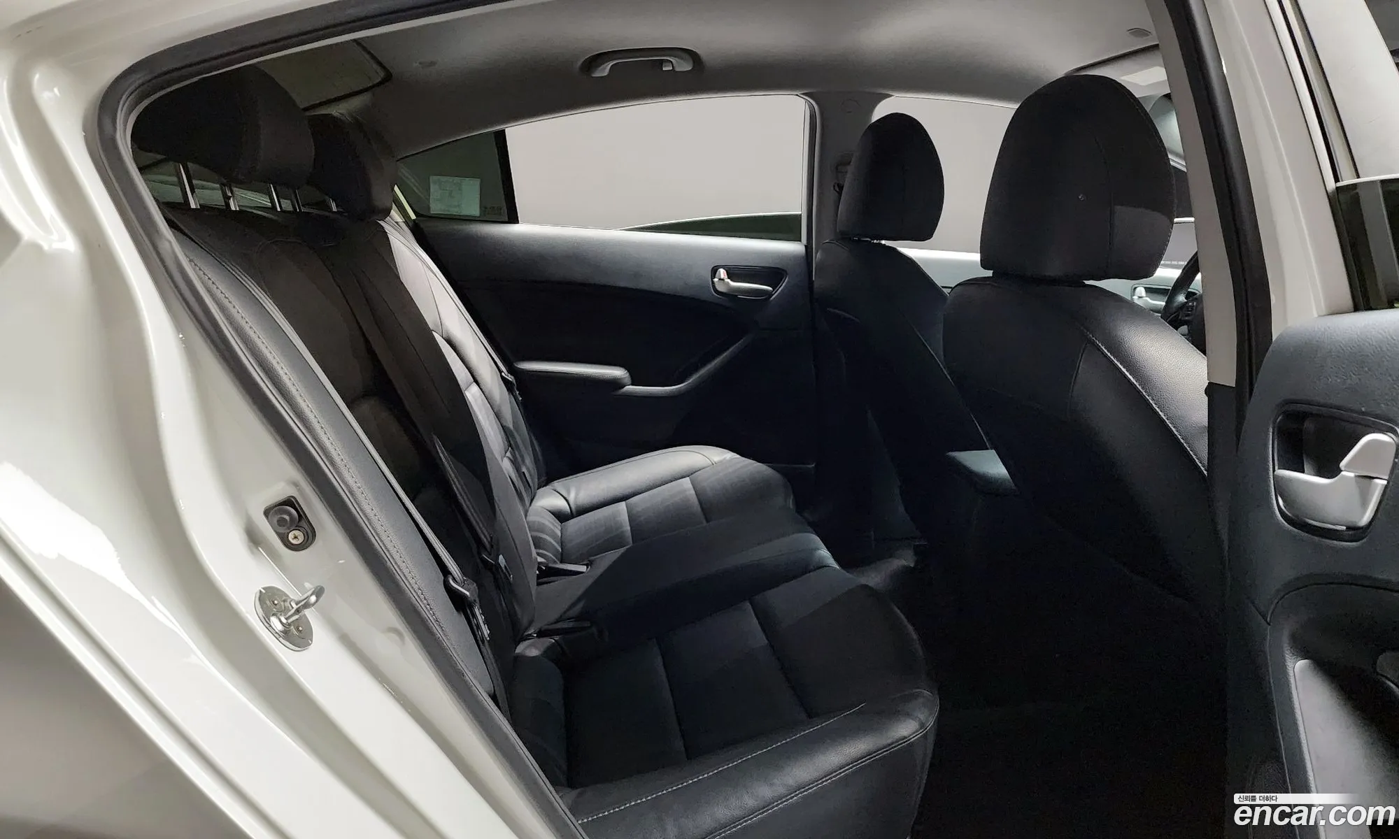Kia K3 2017 — 16