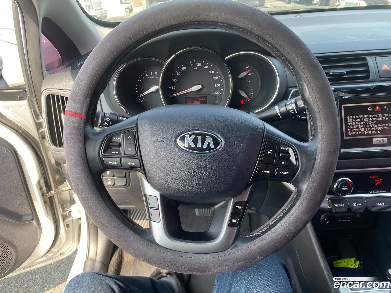 Kia Pride 2014 — 10