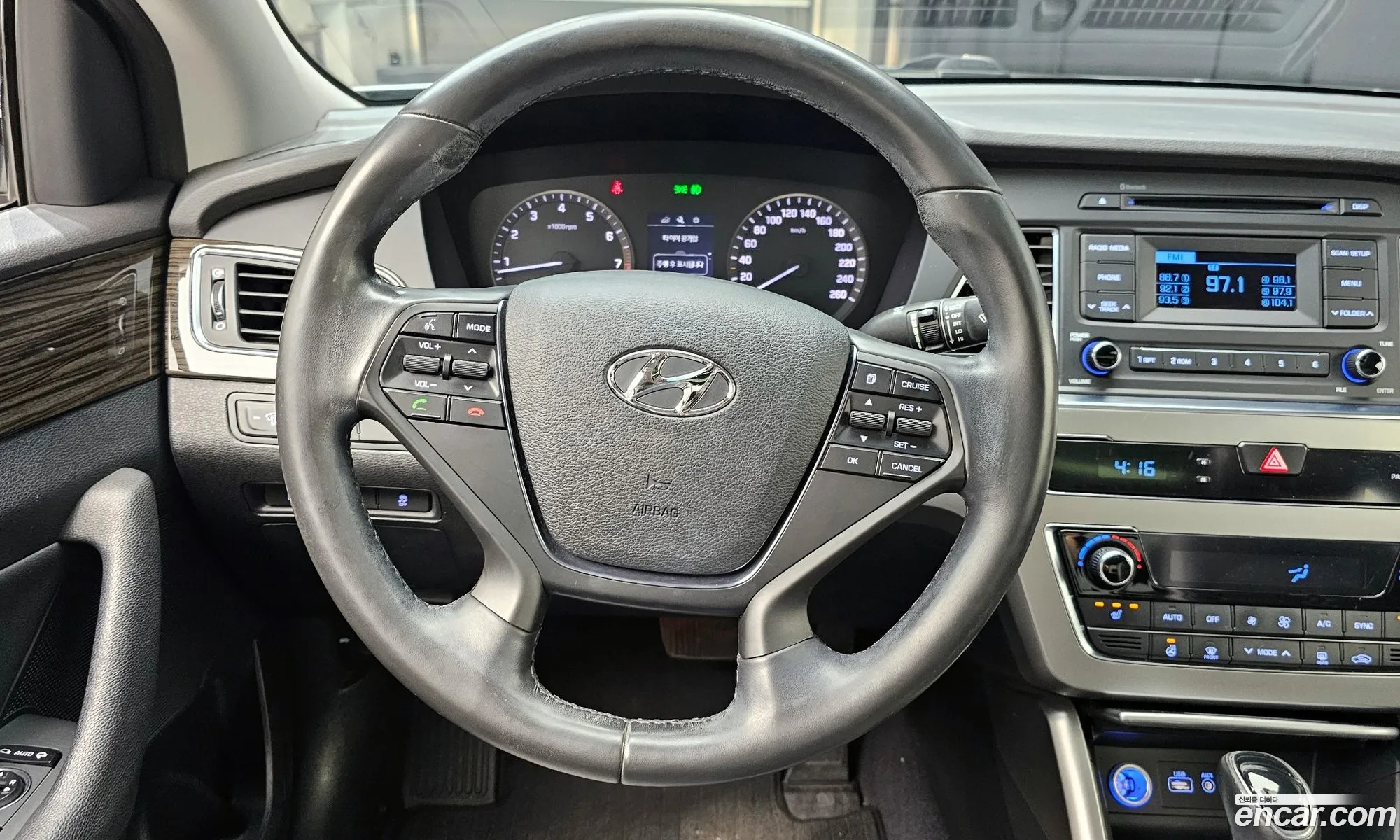 Hyundai LF Sonata 2014 — 14