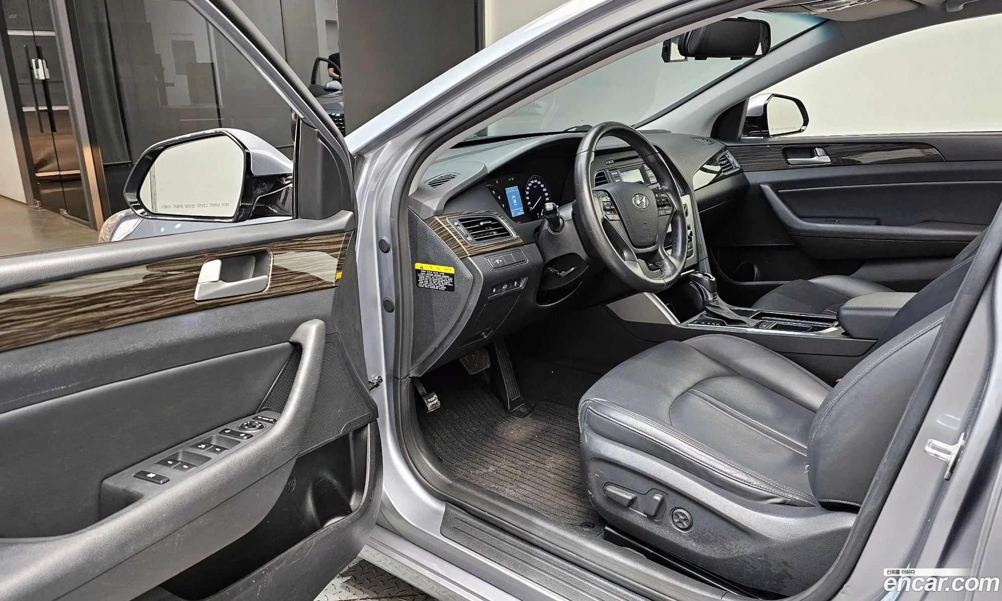 Hyundai LF Sonata 2014 — 10