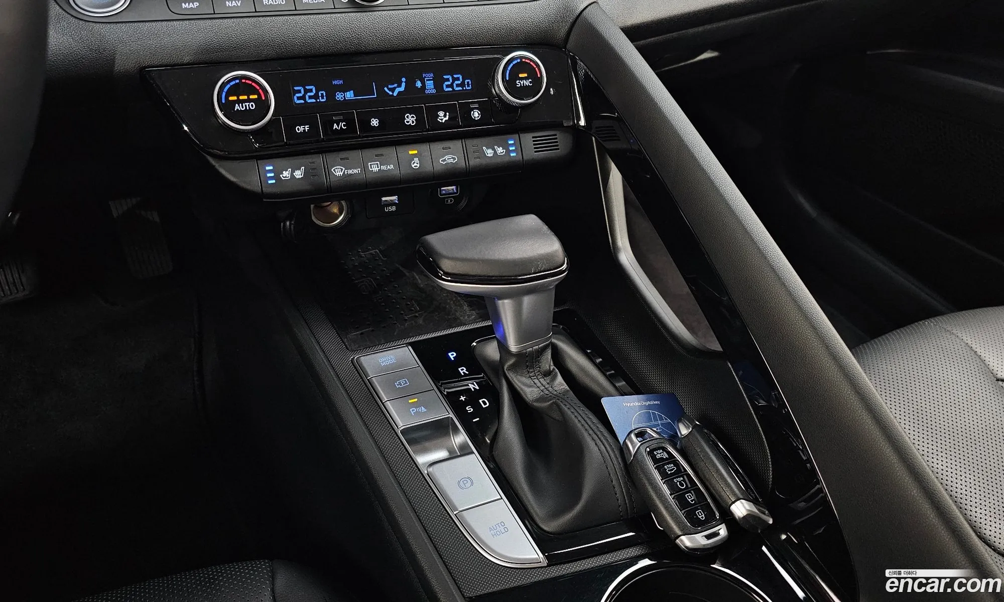 Hyundai Elantra Hybrid 2020 — 18