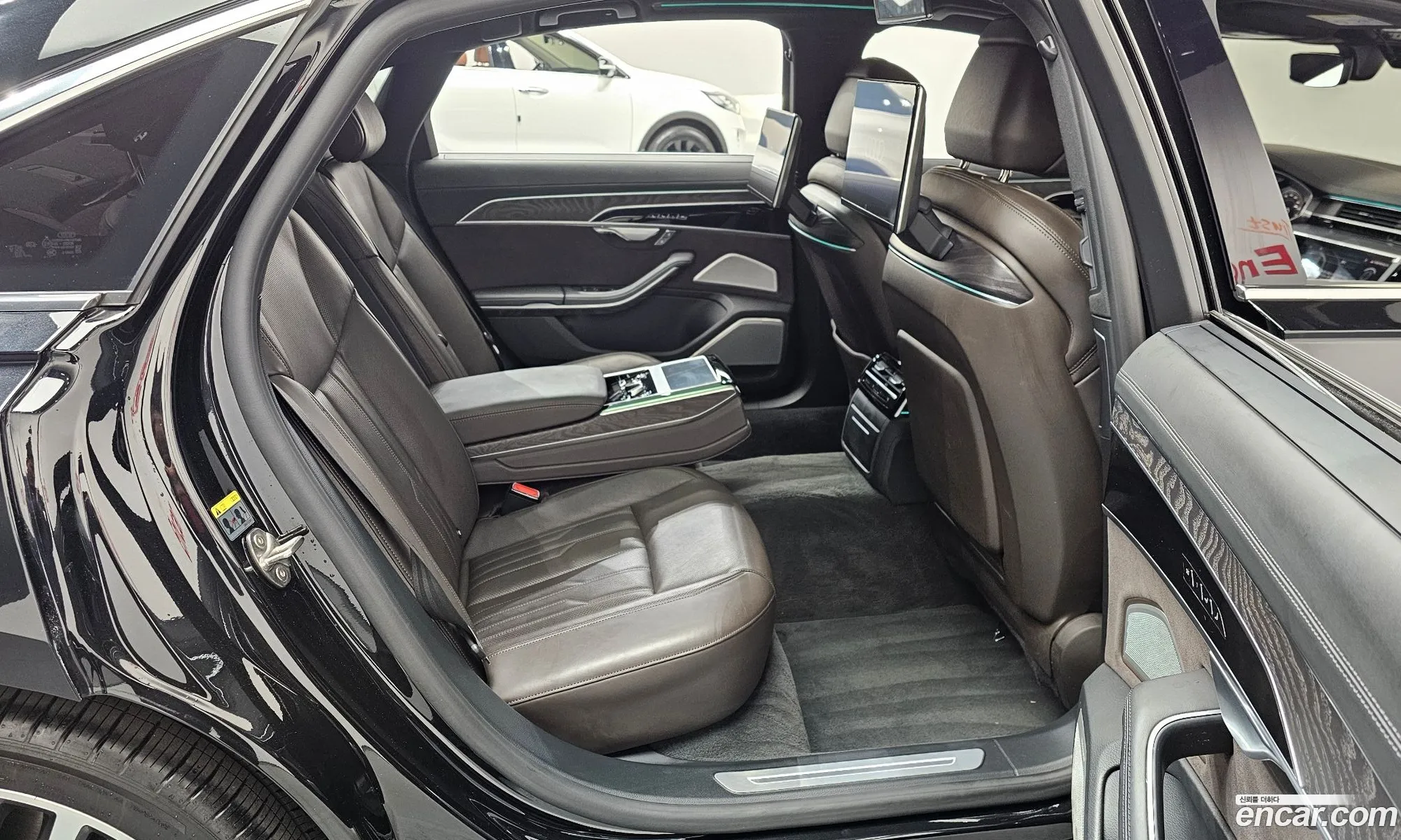 Audi A8 2023 — 15