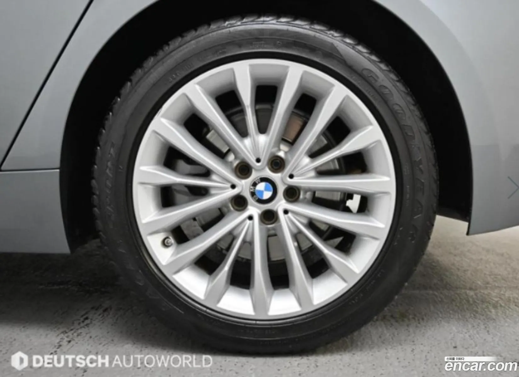 BMW 5 Series 2019 — 17