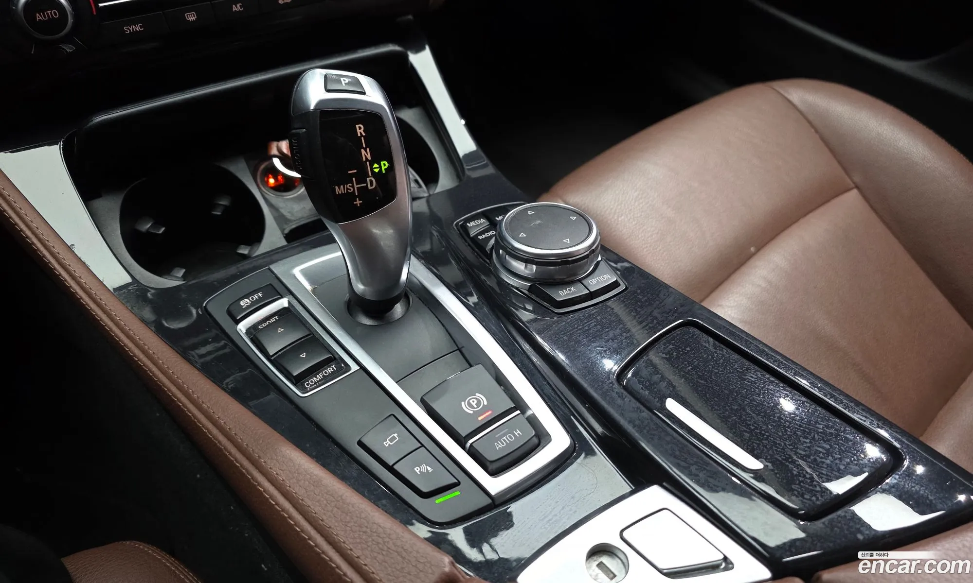 BMW 5 Series 2016 WBA5E5109GG203700 — 3
