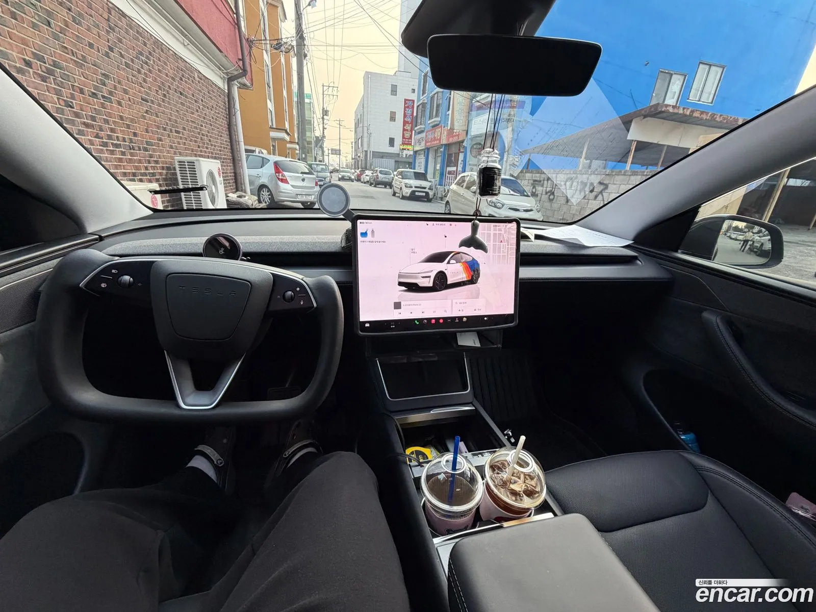Tesla Model Y 2025 — 4