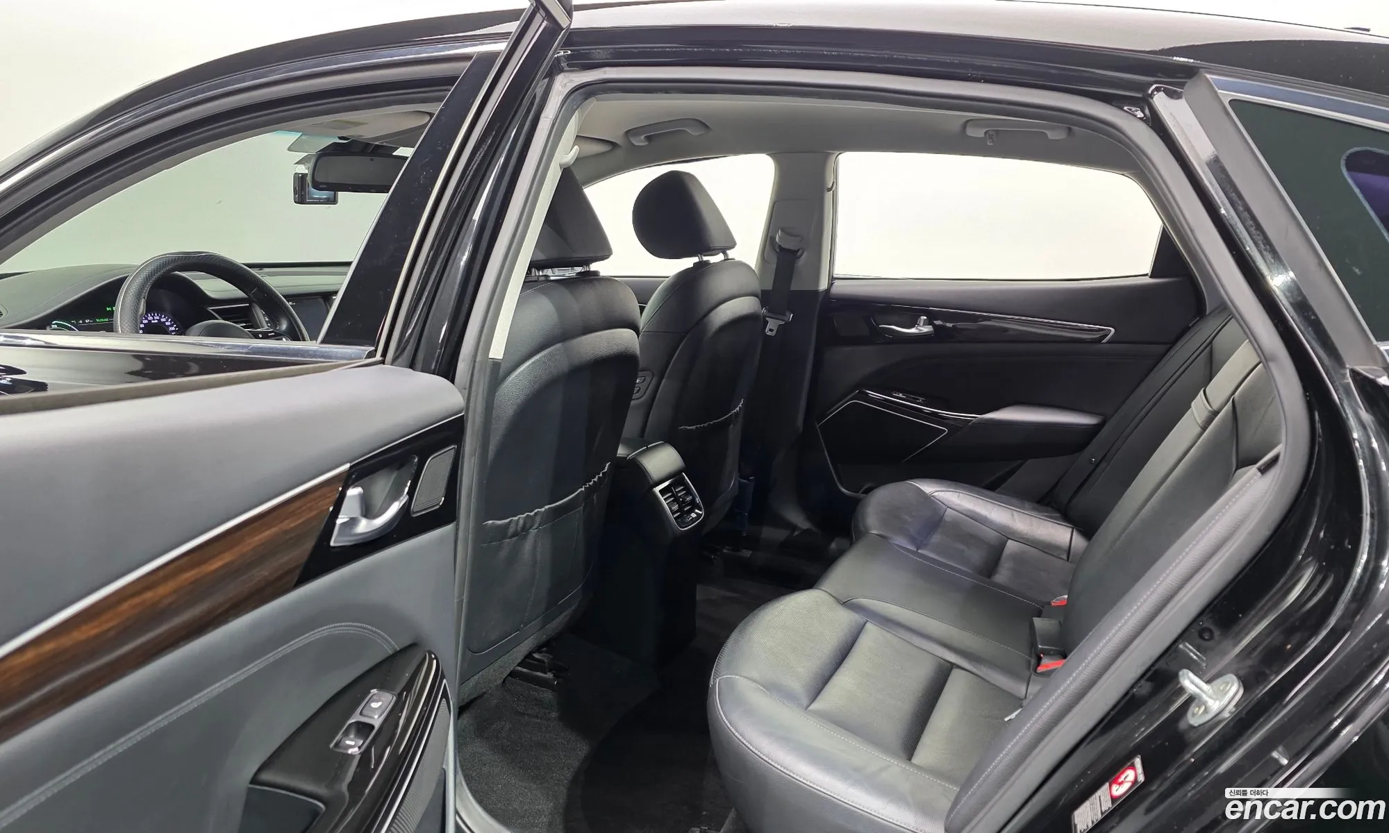 Kia K7 Hybrid 2019 — 11