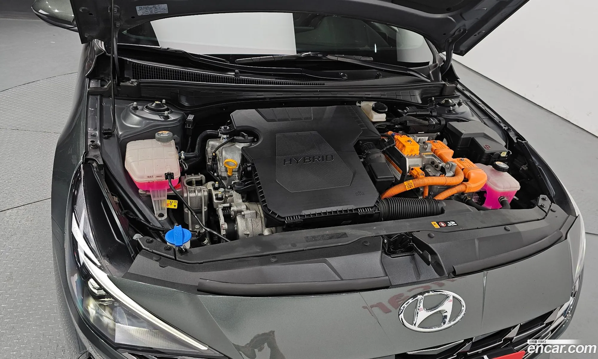 Hyundai Elantra Hybrid 2020 — 11
