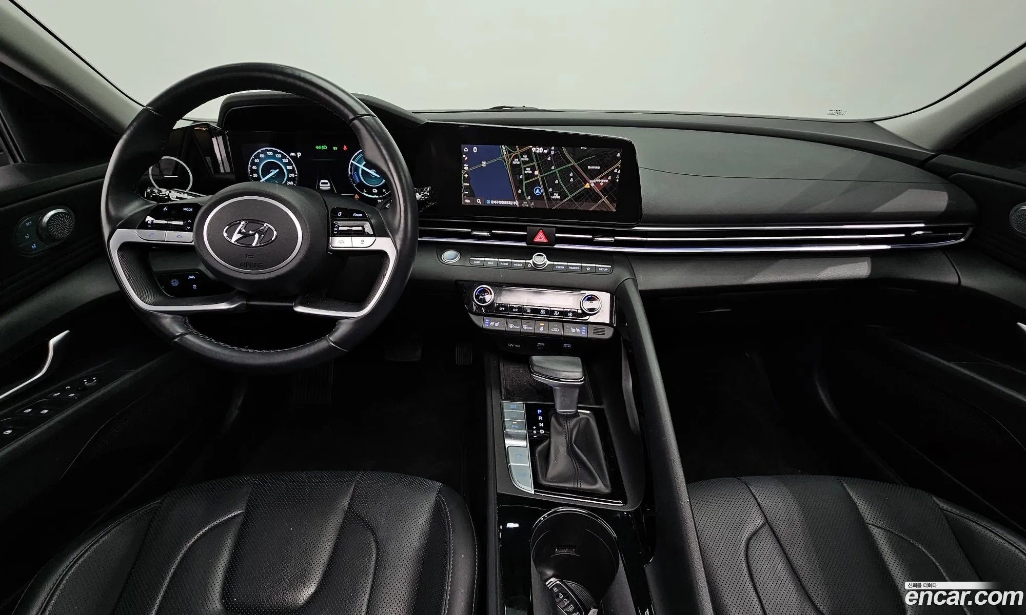 Hyundai Elantra Hybrid 2020 — 5
